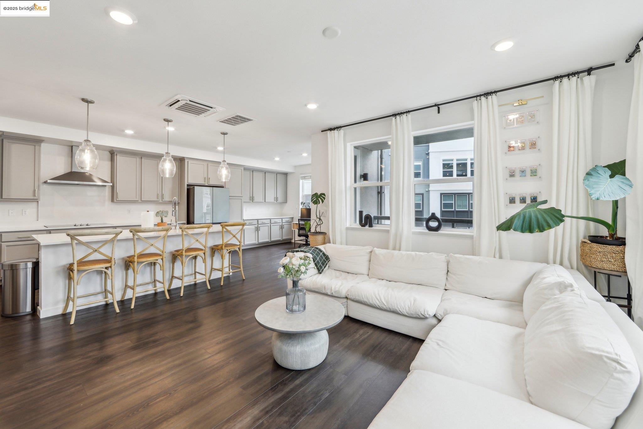 Photo #2: 41084409 Listing 