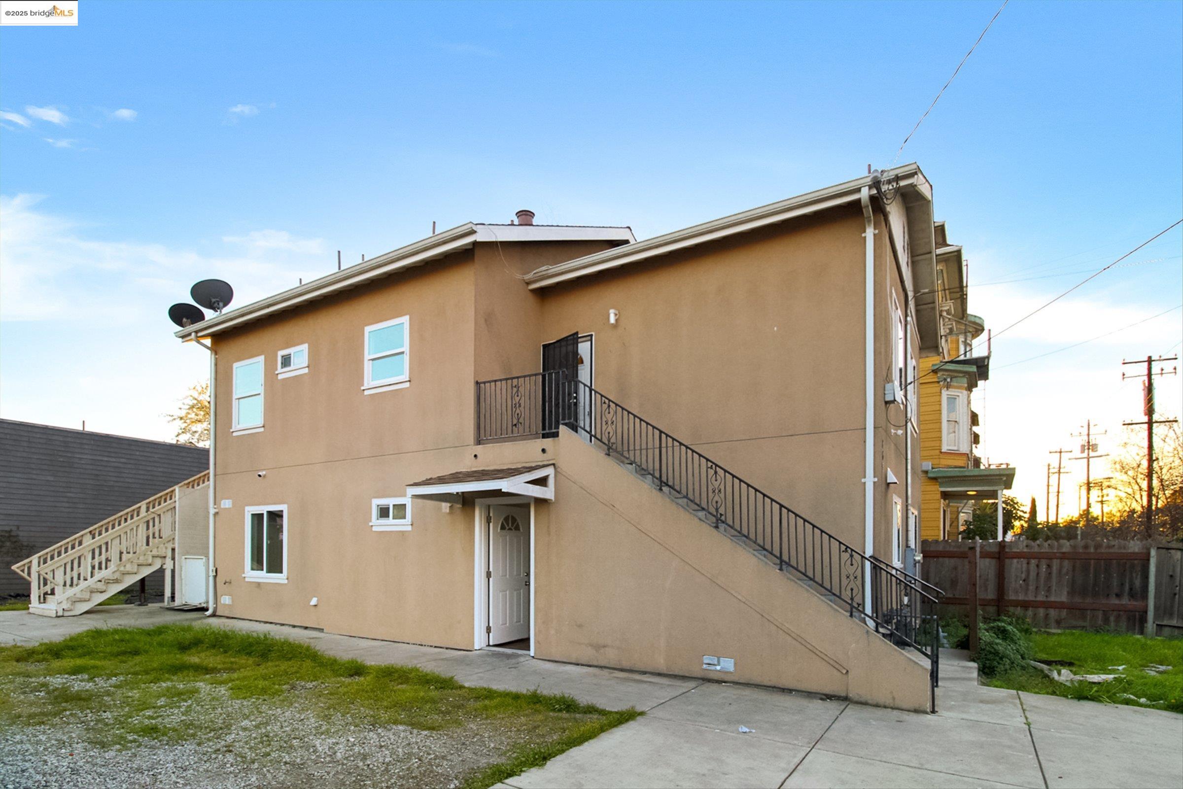 Detail Gallery Image 1 of 1 For 865 27th St, Oakland,  CA 94607 - – Beds | – Baths