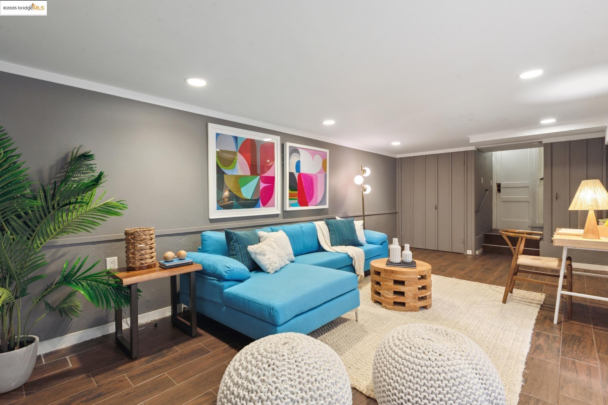 4542 Davenport
