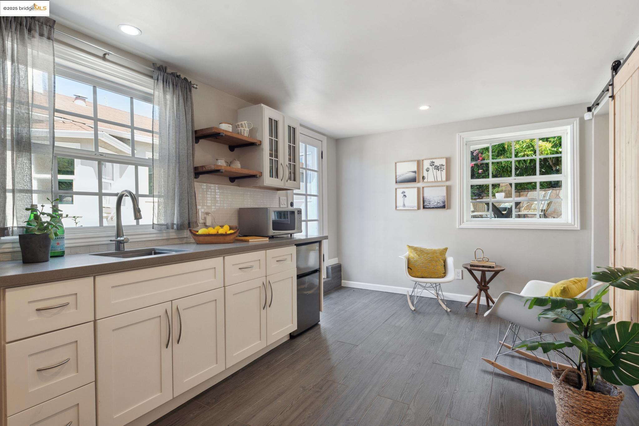 4542 Davenport