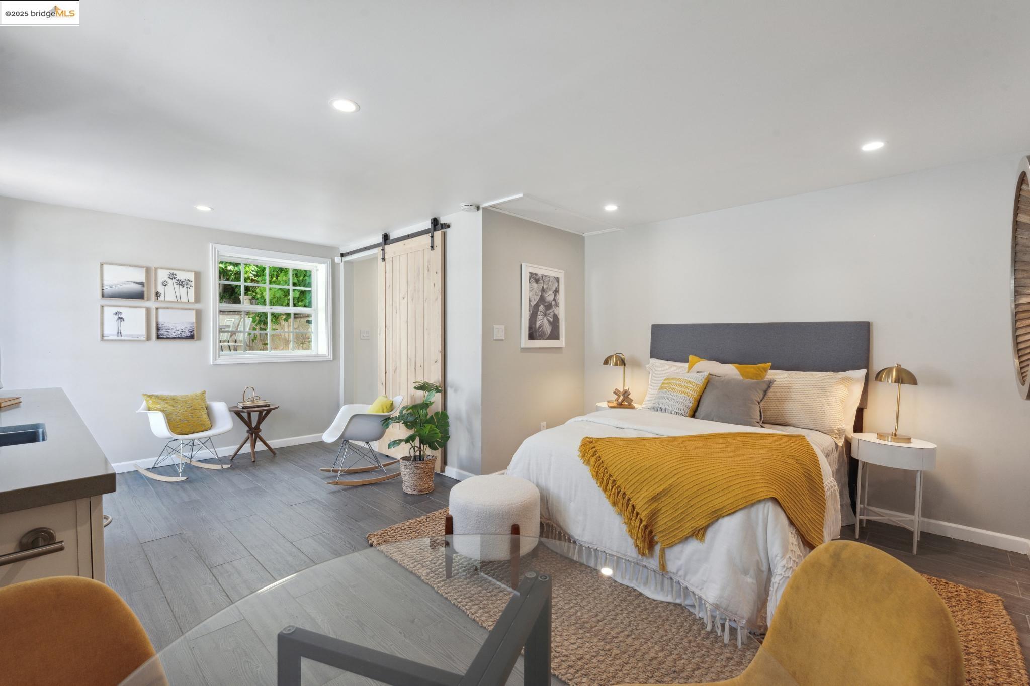 4542 Davenport