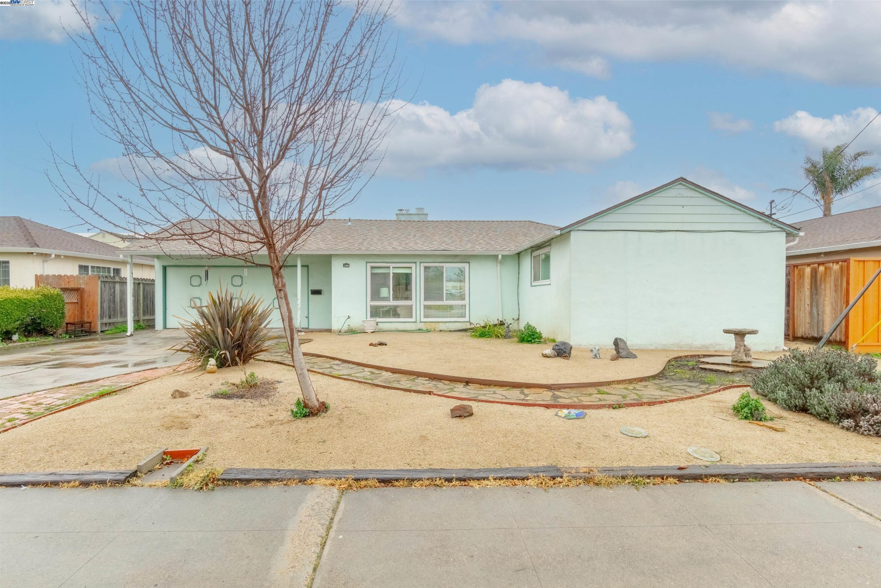 Detail Gallery Image 1 of 1 For 1256 Purdue St, San Leandro,  CA 94579 - 3 Beds | 1 Baths