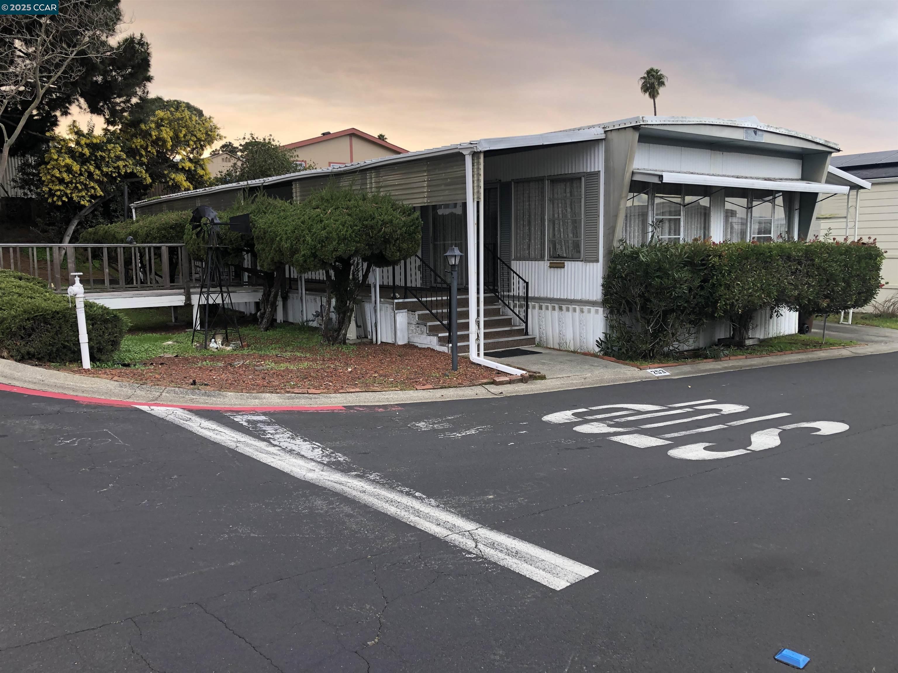 Detail Gallery Image 1 of 1 For 16401 San Pablo Ave #253,  San Pablo,  CA 94806 - 2 Beds | 2 Baths