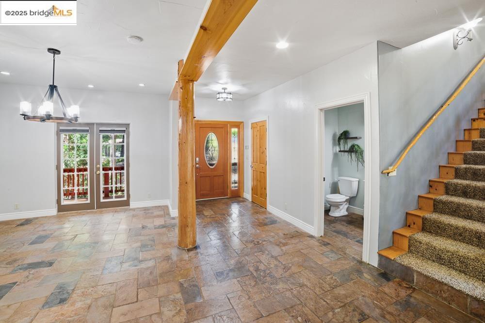 Detail Gallery Image 5 of 60 For 22987 Lazy Z Ln, Sonora,  CA 95370 - 3 Beds | 2/1 Baths