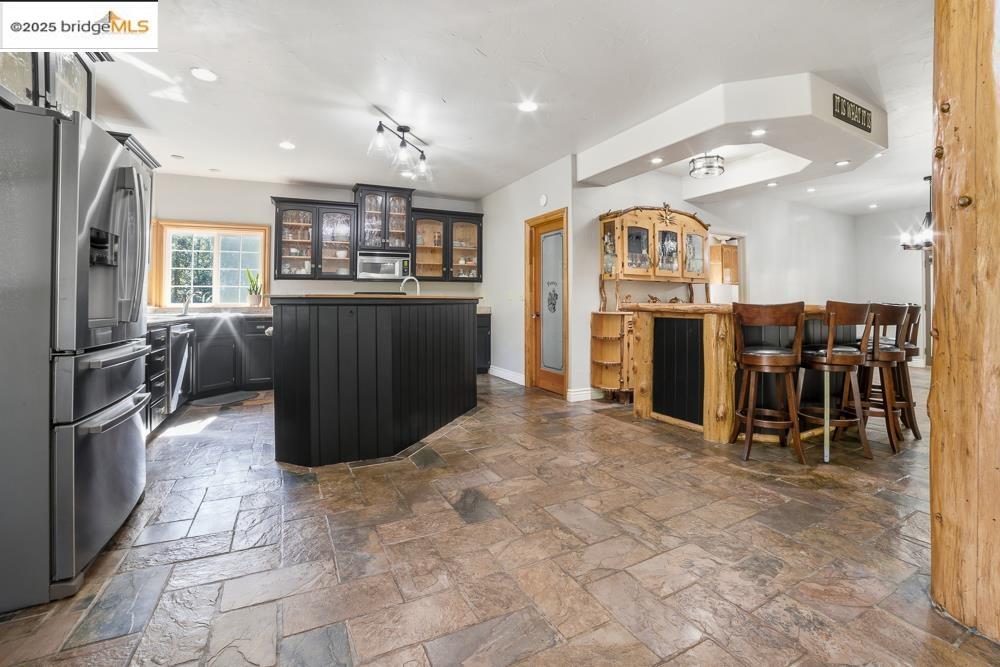 Detail Gallery Image 8 of 60 For 22987 Lazy Z Ln, Sonora,  CA 95370 - 3 Beds | 2/1 Baths