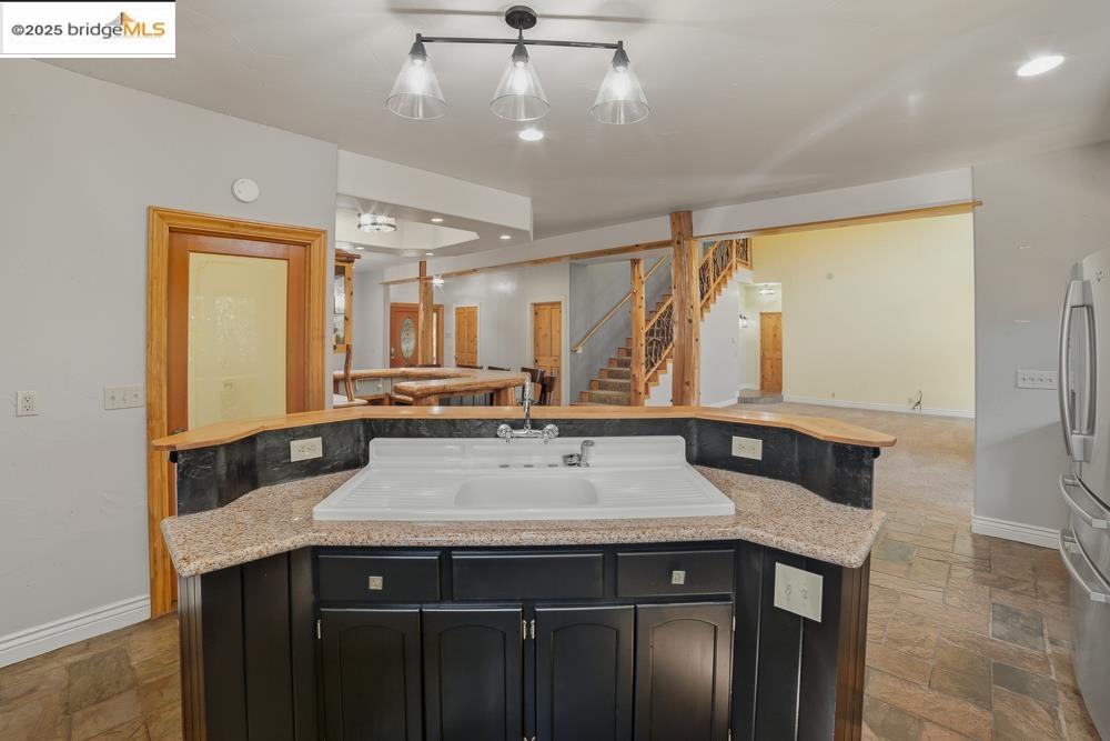 Detail Gallery Image 9 of 60 For 22987 Lazy Z Ln, Sonora,  CA 95370 - 3 Beds | 2/1 Baths