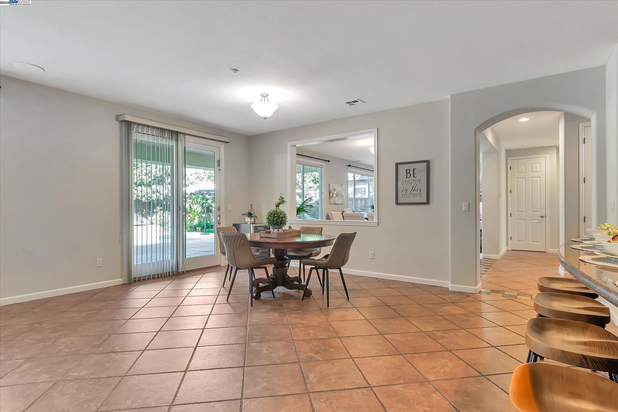 Detail Gallery Image 12 of 46 For 1517 Rampart Way, Brentwood,  CA 94513 - 4 Beds | 3 Baths