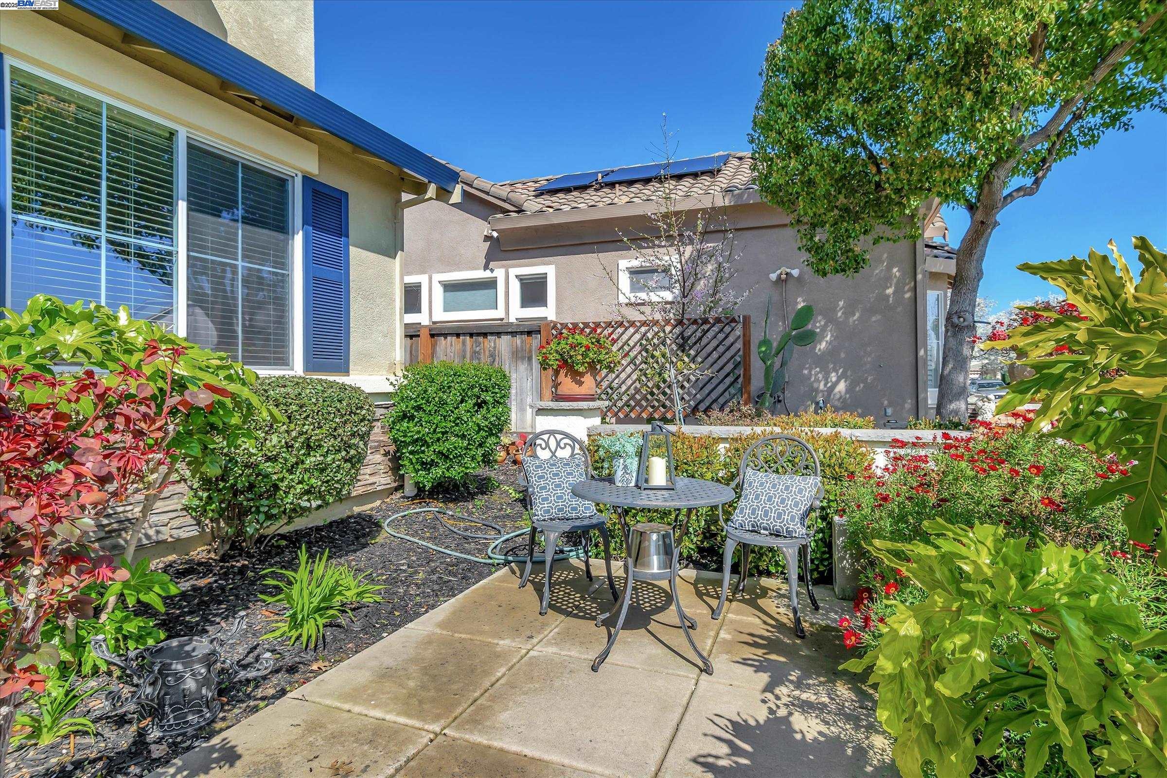 Detail Gallery Image 4 of 46 For 1517 Rampart Way, Brentwood,  CA 94513 - 4 Beds | 3 Baths