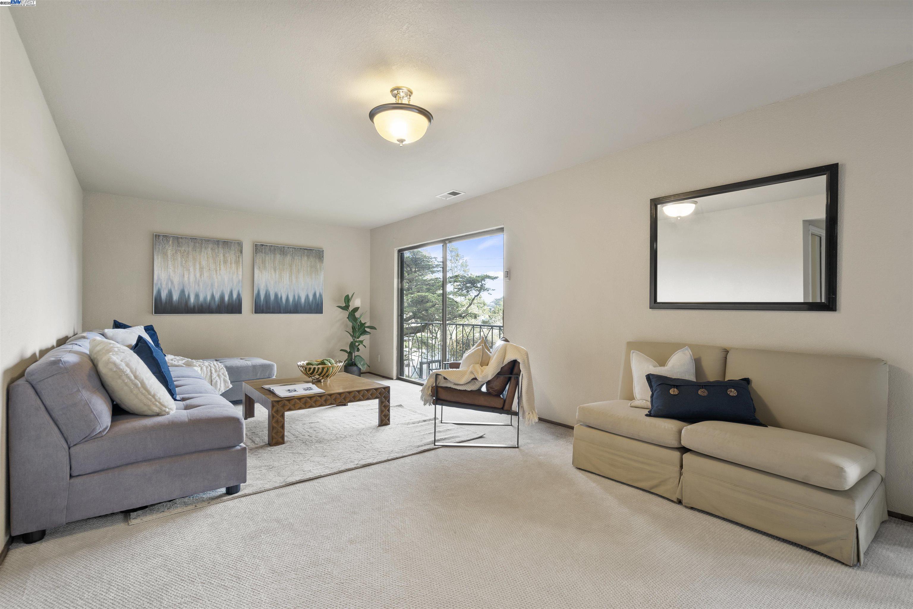 Detail Gallery Image 14 of 33 For 2266 9th Ave, San Francisco,  CA 94116 - 5 Beds | 3/1 Baths