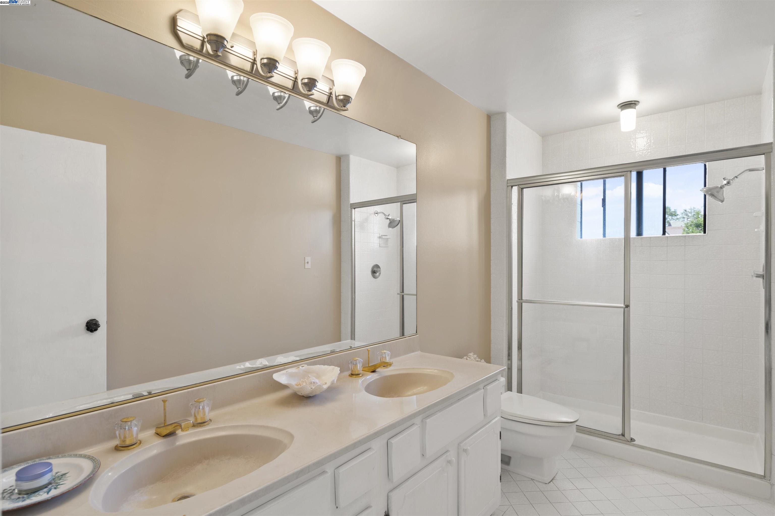Detail Gallery Image 20 of 33 For 2266 9th Ave, San Francisco,  CA 94116 - 5 Beds | 3/1 Baths