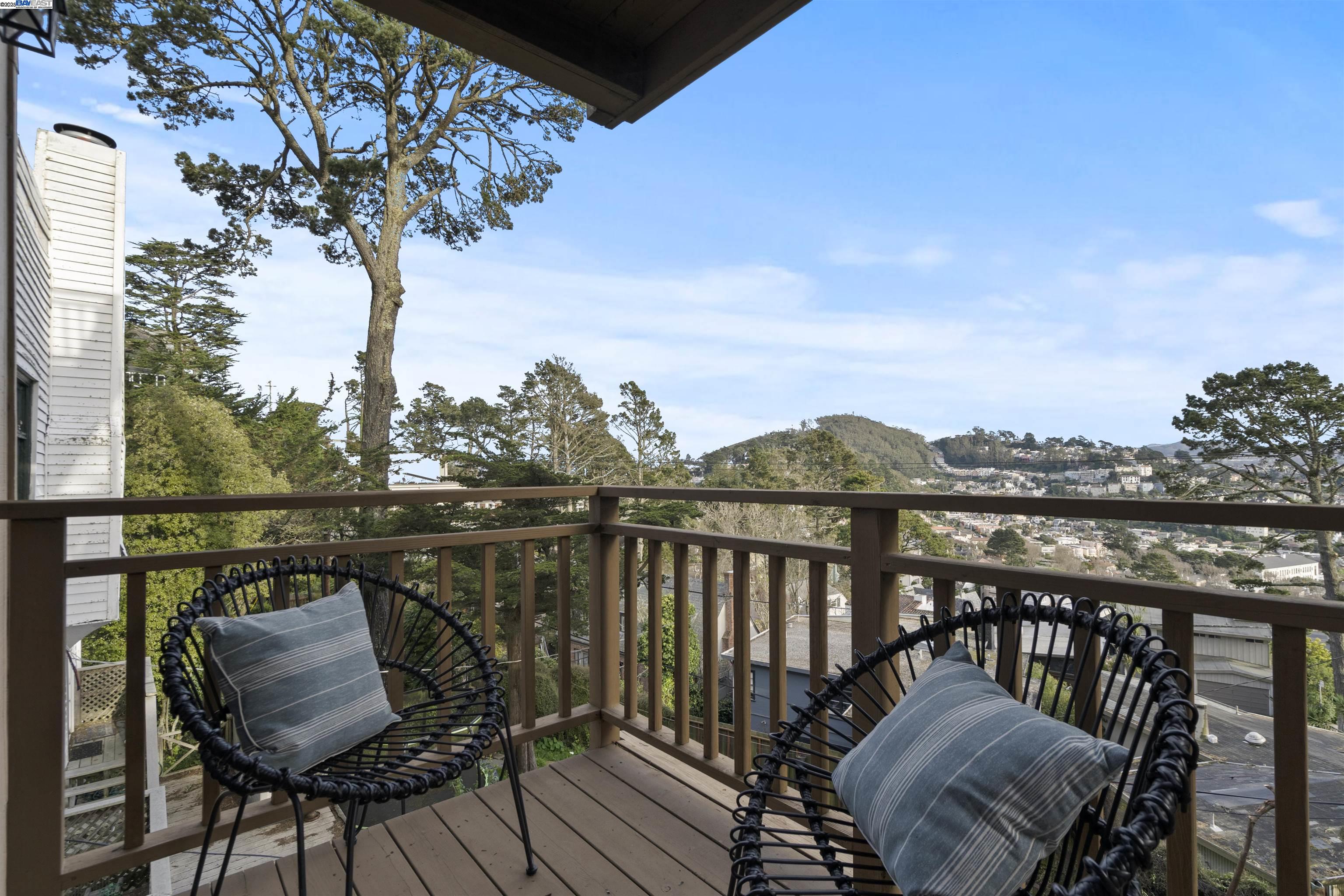 Detail Gallery Image 27 of 33 For 2266 9th Ave, San Francisco,  CA 94116 - 5 Beds | 3/1 Baths