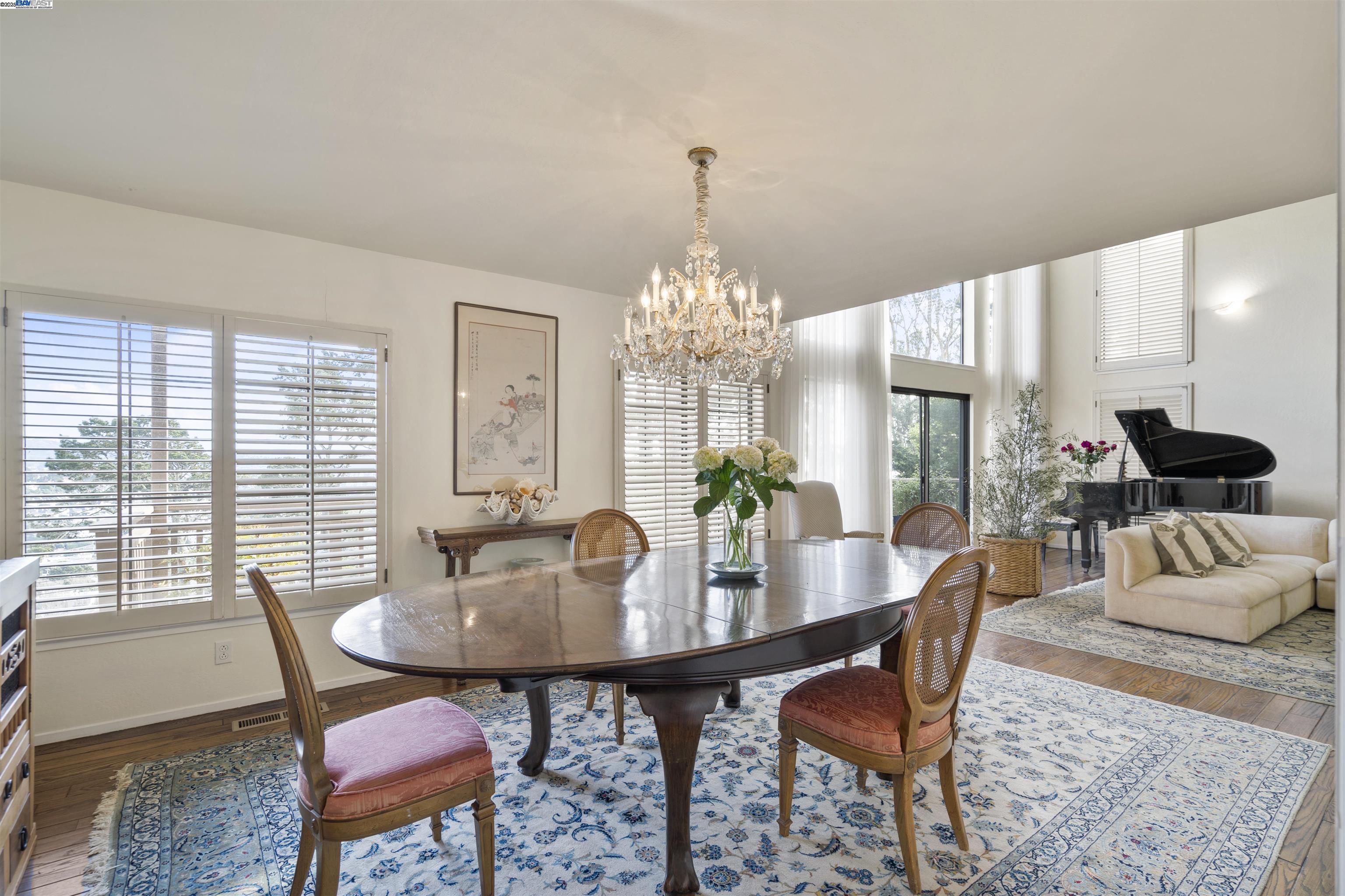 Detail Gallery Image 4 of 33 For 2266 9th Ave, San Francisco,  CA 94116 - 5 Beds | 3/1 Baths