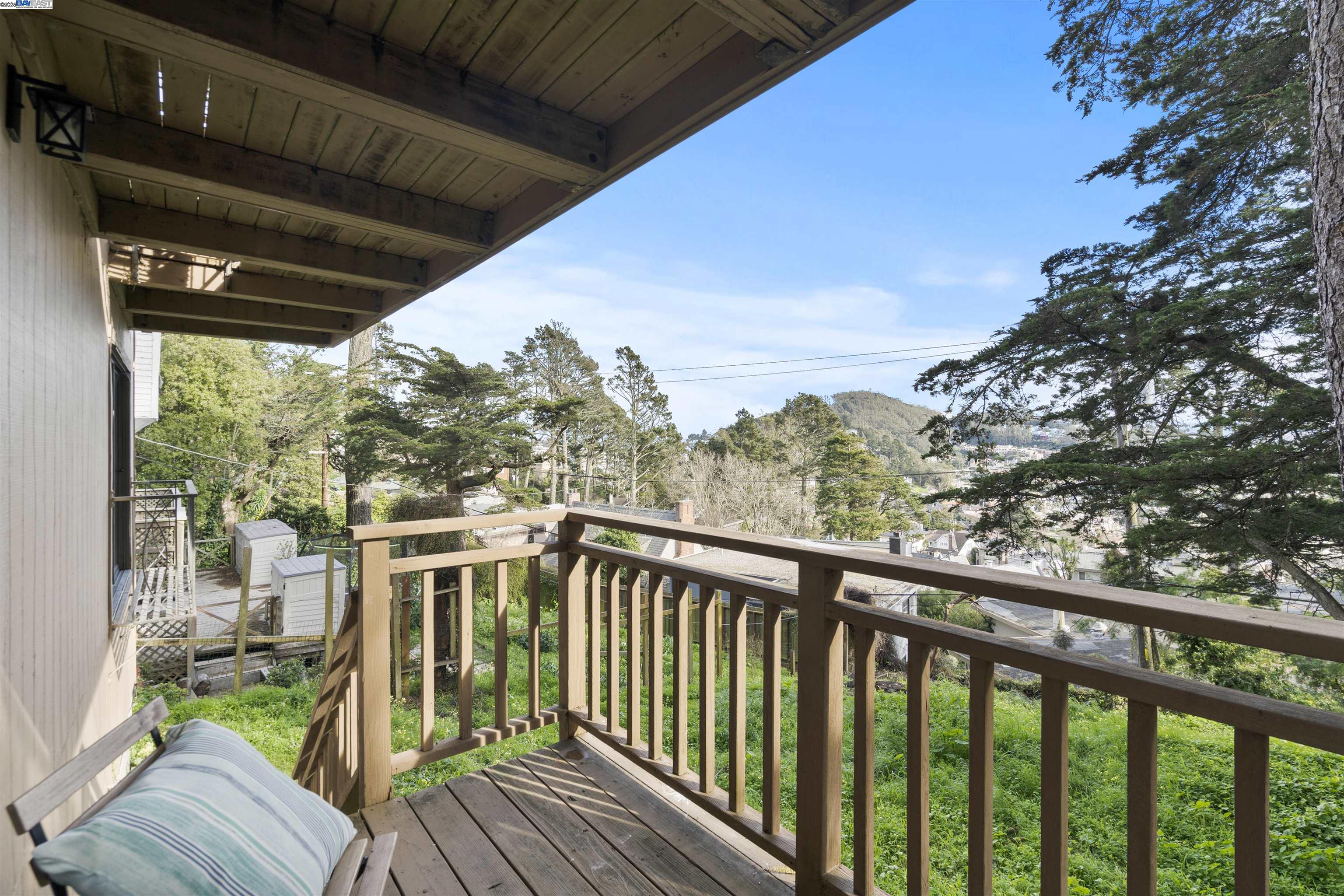Detail Gallery Image 31 of 33 For 2266 9th Ave, San Francisco,  CA 94116 - 5 Beds | 3/1 Baths