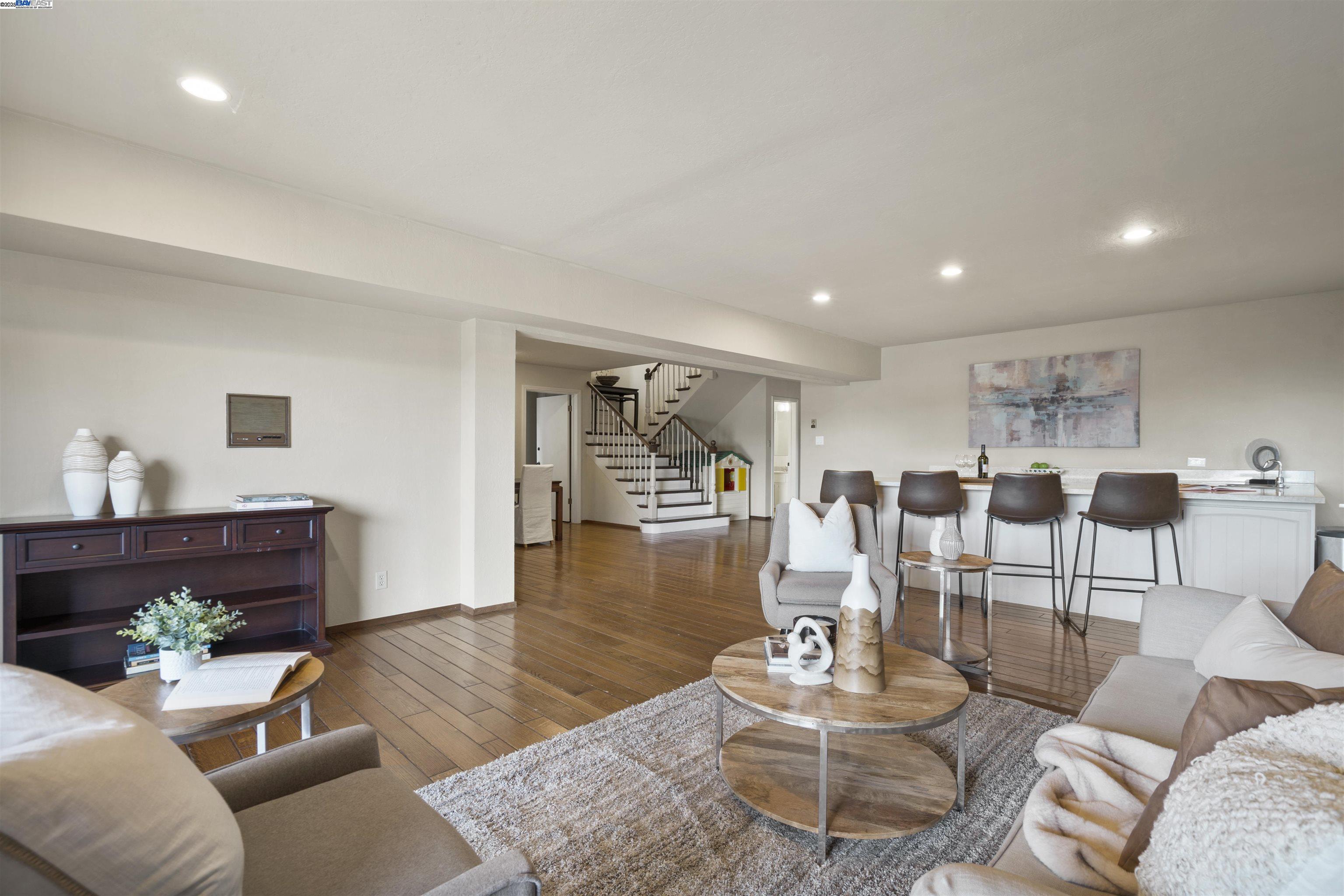 Detail Gallery Image 9 of 33 For 2266 9th Ave, San Francisco,  CA 94116 - 5 Beds | 3/1 Baths