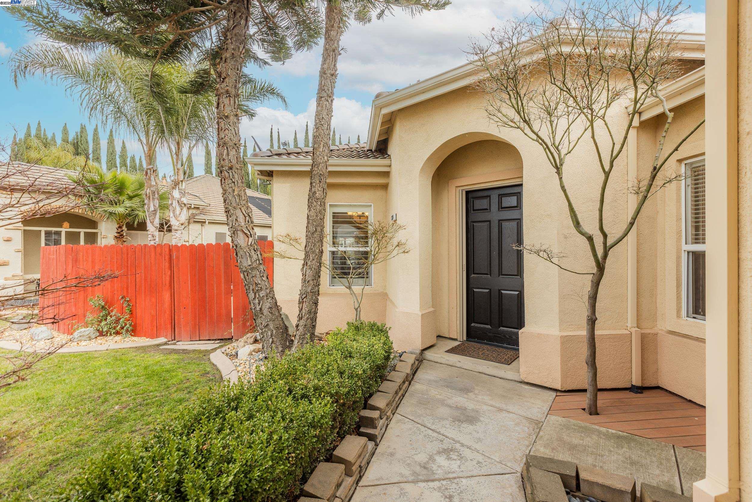 Detail Gallery Image 6 of 54 For 2324 San Marco Ct, Manteca,  CA 95337 - 4 Beds | 3 Baths