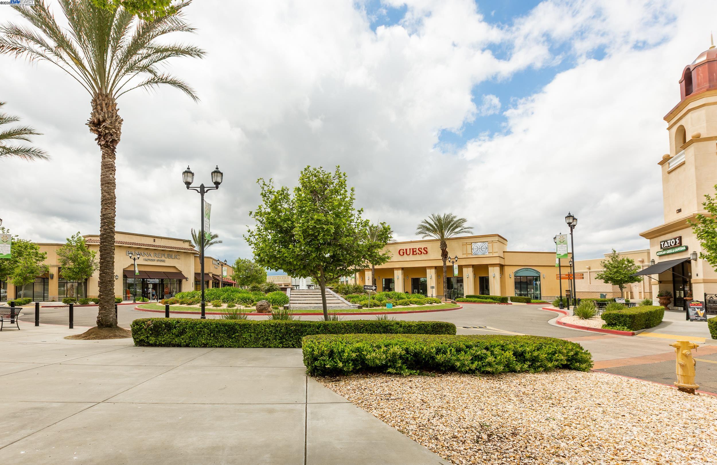 Detail Gallery Image 52 of 54 For 2324 San Marco Ct, Manteca,  CA 95337 - 4 Beds | 3 Baths