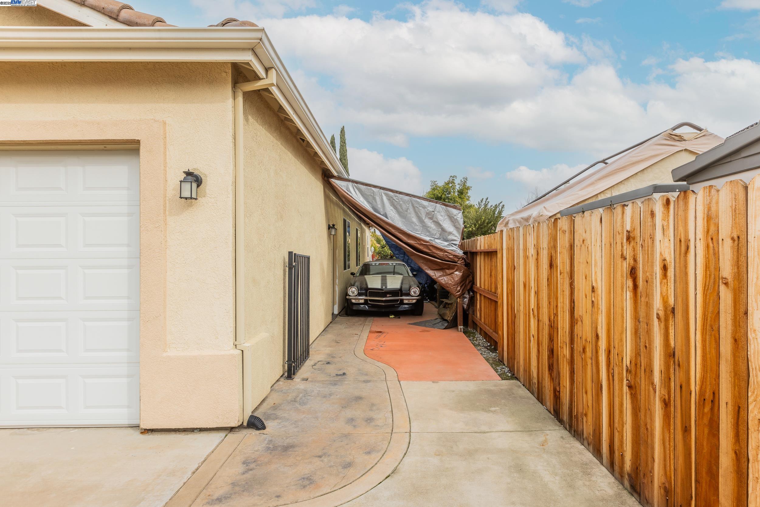 Detail Gallery Image 7 of 54 For 2324 San Marco Ct, Manteca,  CA 95337 - 4 Beds | 3 Baths
