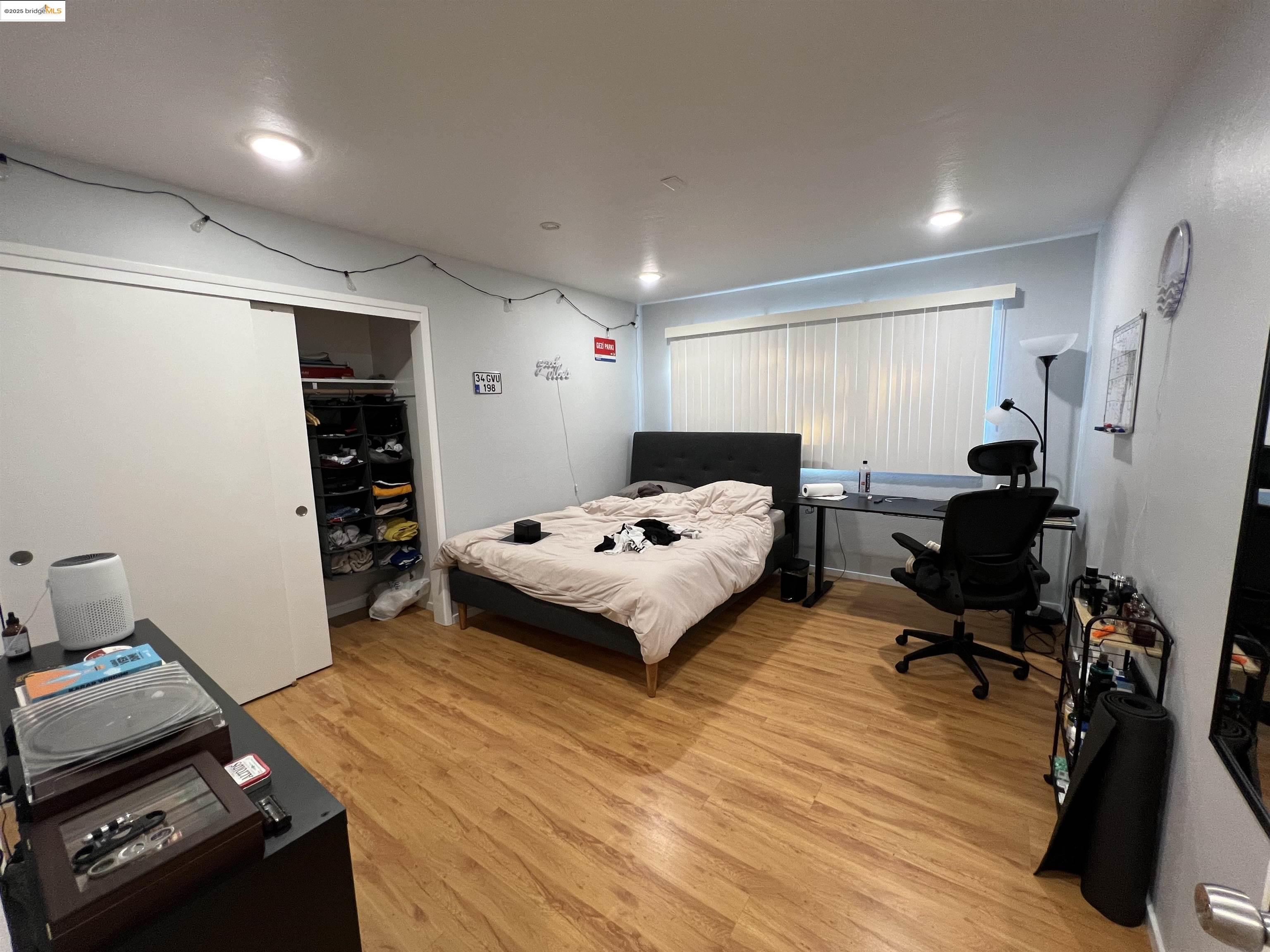 Detail Gallery Image 2 of 6 For 2636 Warring St #205,  Berkeley,  CA 94704 - 2 Beds | 1 Baths