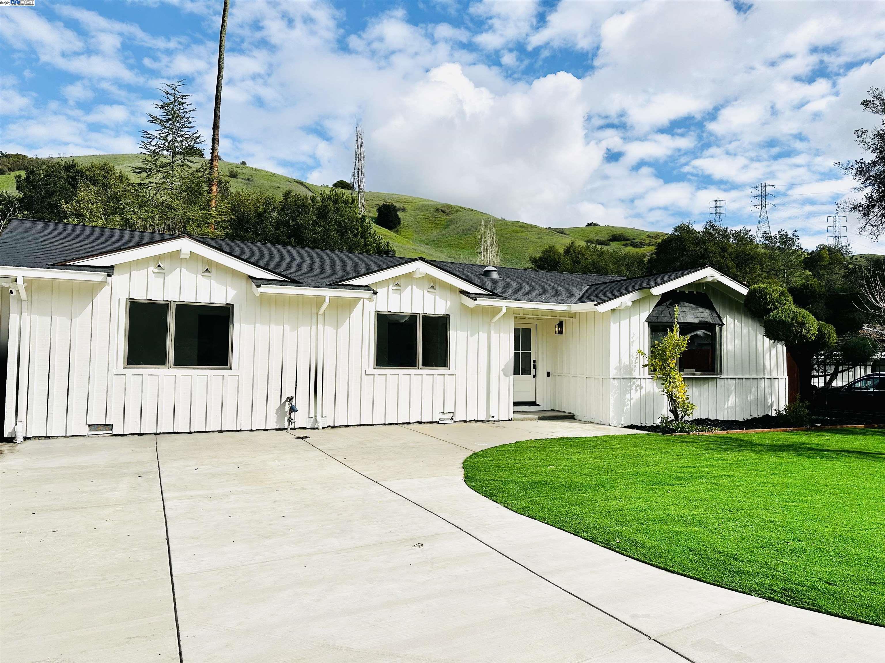 Detail Gallery Image 1 of 1 For 259 Rheem Blvd, Moraga,  CA 94556 - 3 Beds | 2 Baths