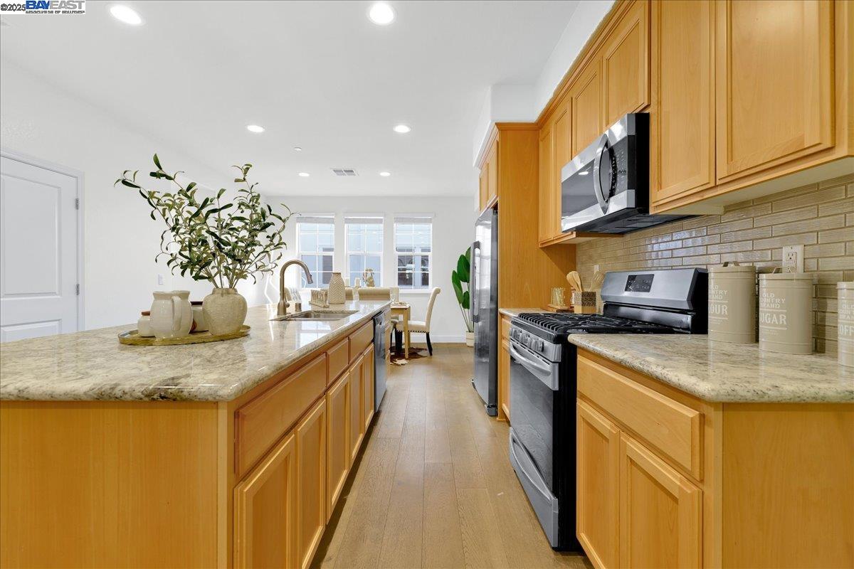 Detail Gallery Image 1 of 48 For 337 Wild Rose Way, Milpitas,  CA 95035 - 4 Beds | 3/1 Baths