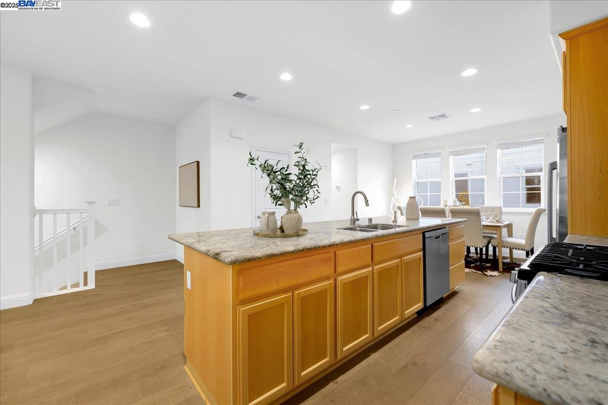Detail Gallery Image 11 of 48 For 337 Wild Rose Way, Milpitas,  CA 95035 - 4 Beds | 3/1 Baths
