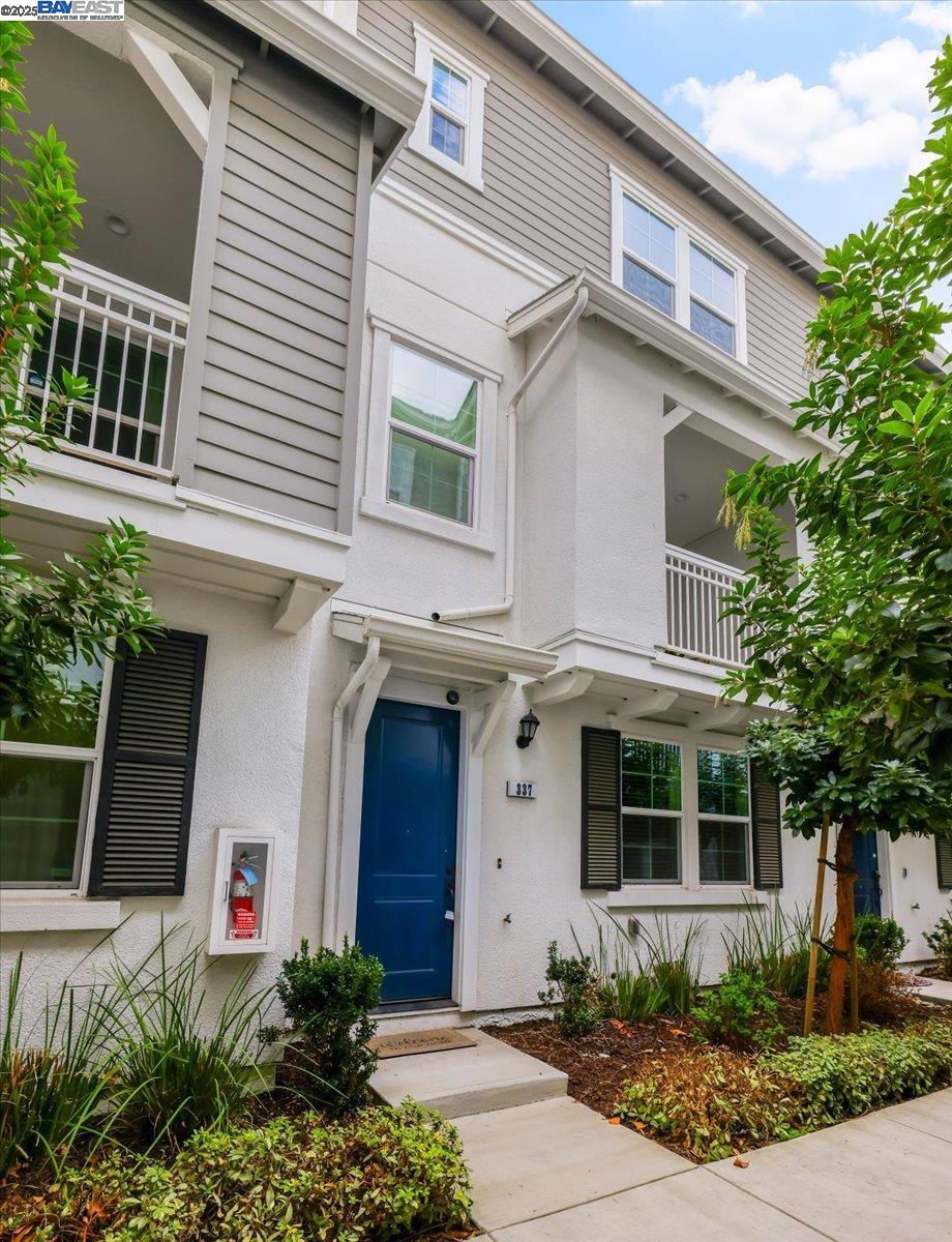 Detail Gallery Image 5 of 48 For 337 Wild Rose Way, Milpitas,  CA 95035 - 4 Beds | 3/1 Baths