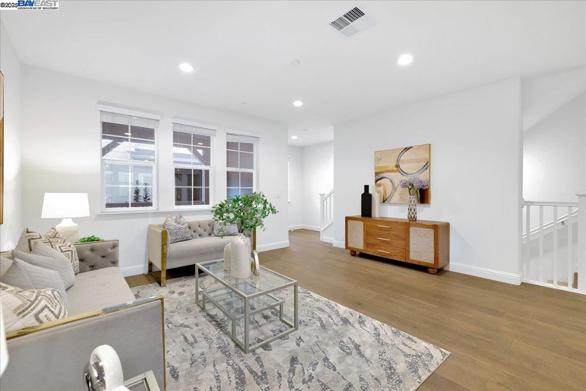 Detail Gallery Image 6 of 48 For 337 Wild Rose Way, Milpitas,  CA 95035 - 4 Beds | 3/1 Baths
