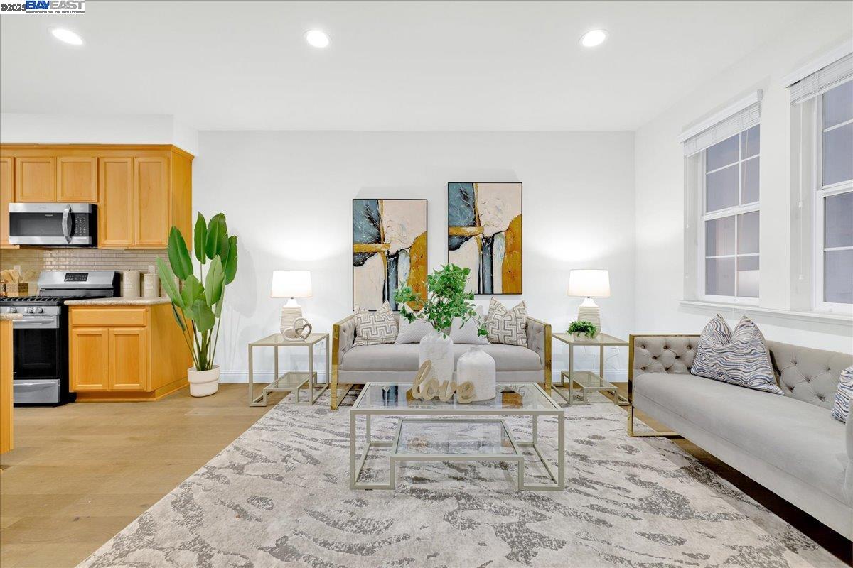 Detail Gallery Image 9 of 48 For 337 Wild Rose Way, Milpitas,  CA 95035 - 4 Beds | 3/1 Baths