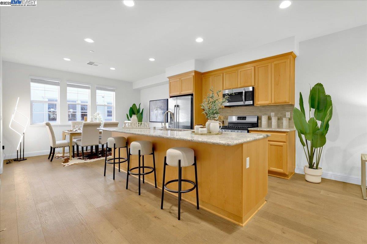 Detail Gallery Image 10 of 48 For 337 Wild Rose Way, Milpitas,  CA 95035 - 4 Beds | 3/1 Baths