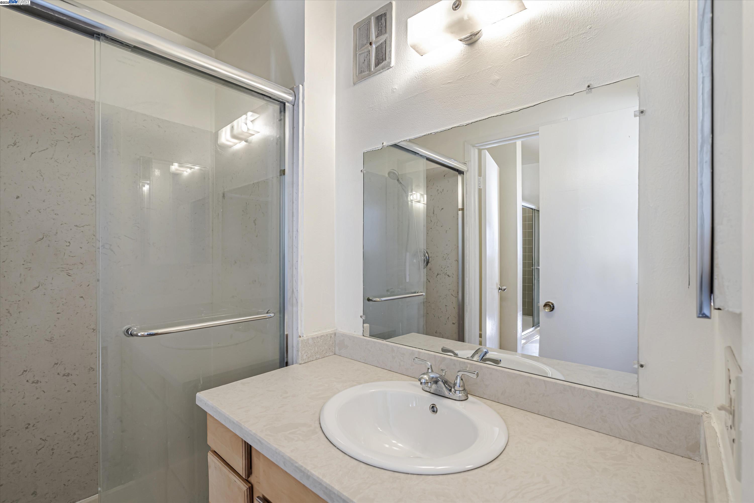 Detail Gallery Image 24 of 38 For 14065 Reed Ave, San Leandro,  CA 94578 - 2 Beds | 2 Baths