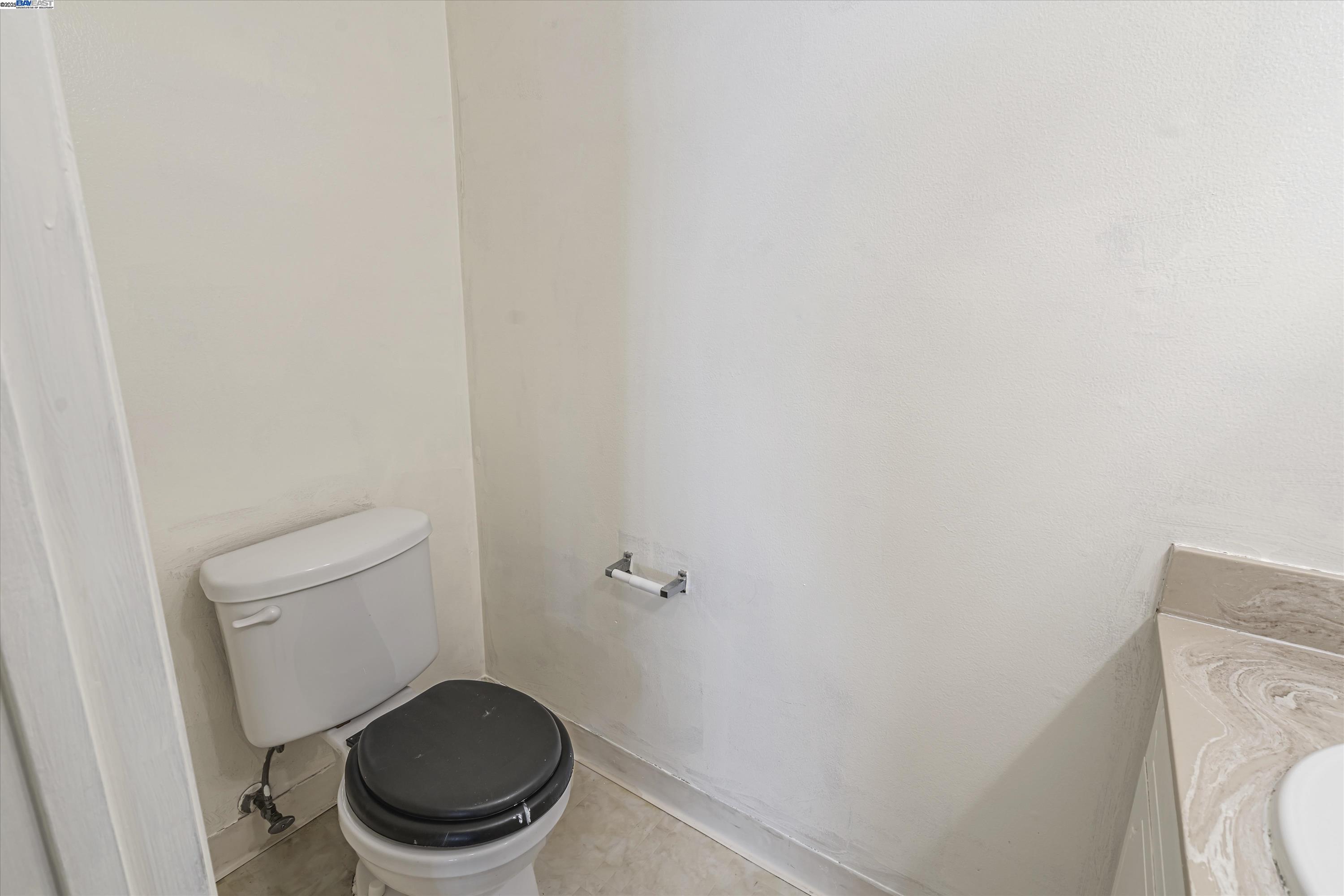 Detail Gallery Image 26 of 38 For 14065 Reed Ave, San Leandro,  CA 94578 - 2 Beds | 2 Baths
