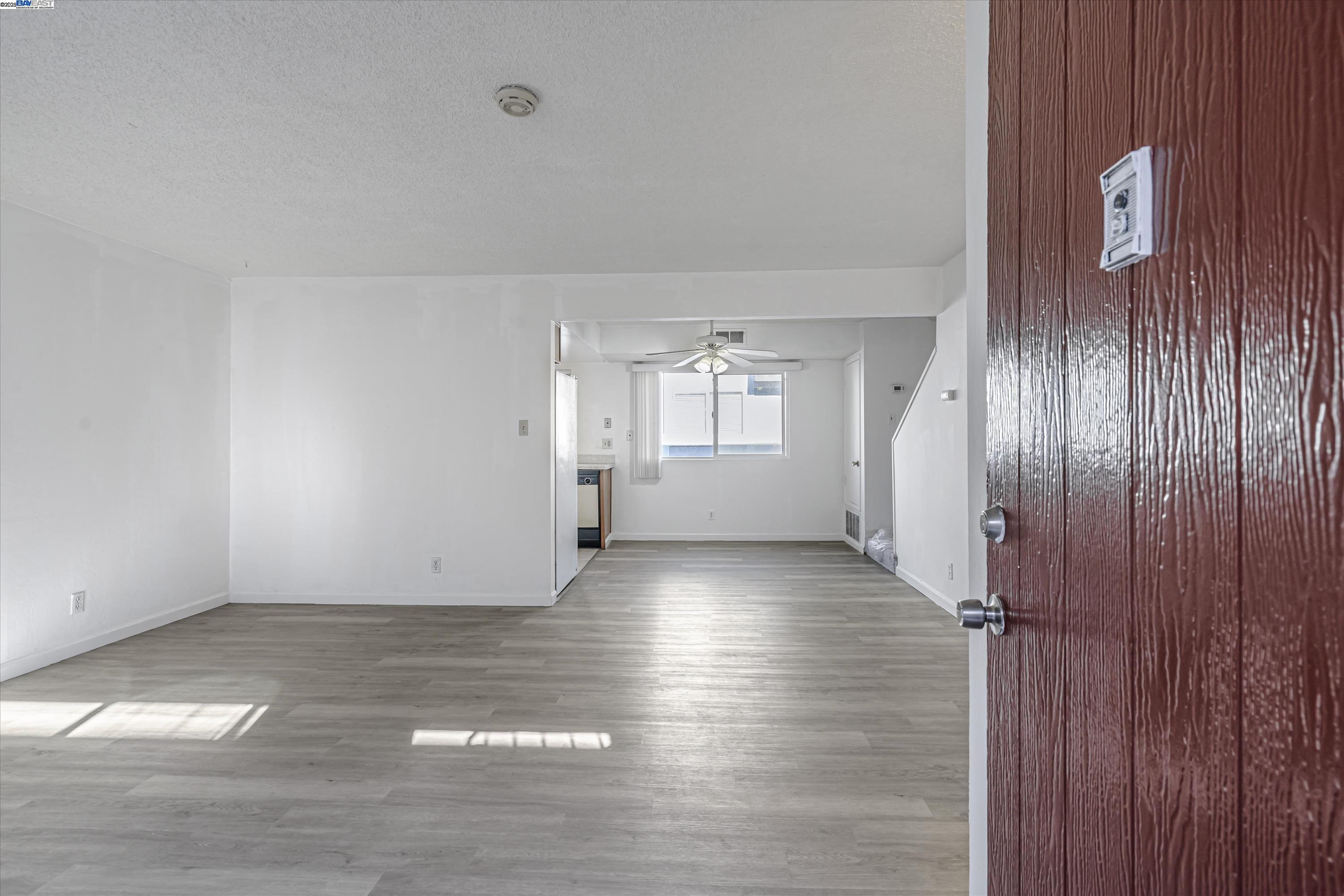 Detail Gallery Image 5 of 38 For 14065 Reed Ave, San Leandro,  CA 94578 - 2 Beds | 2 Baths