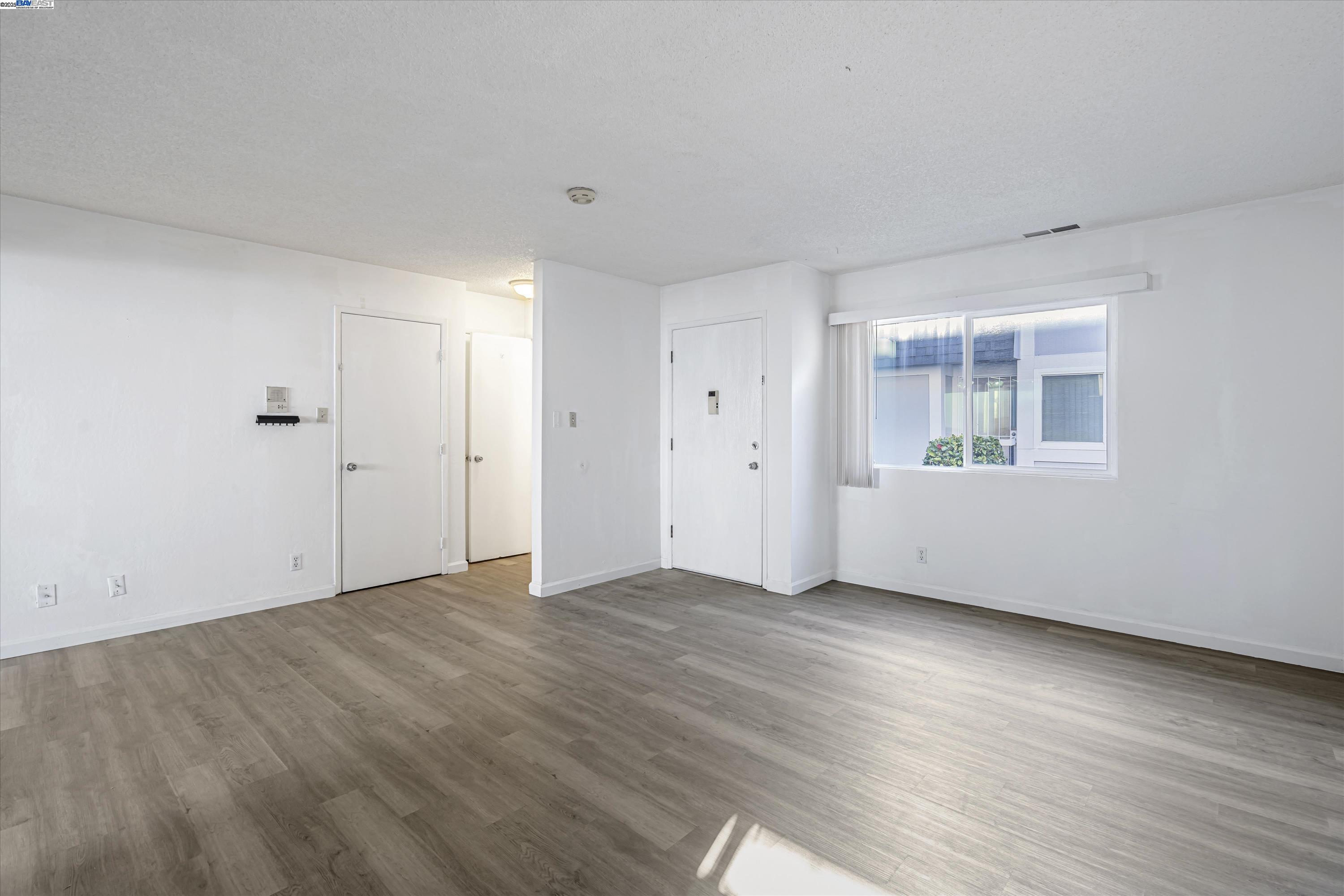 Detail Gallery Image 7 of 38 For 14065 Reed Ave, San Leandro,  CA 94578 - 2 Beds | 2 Baths
