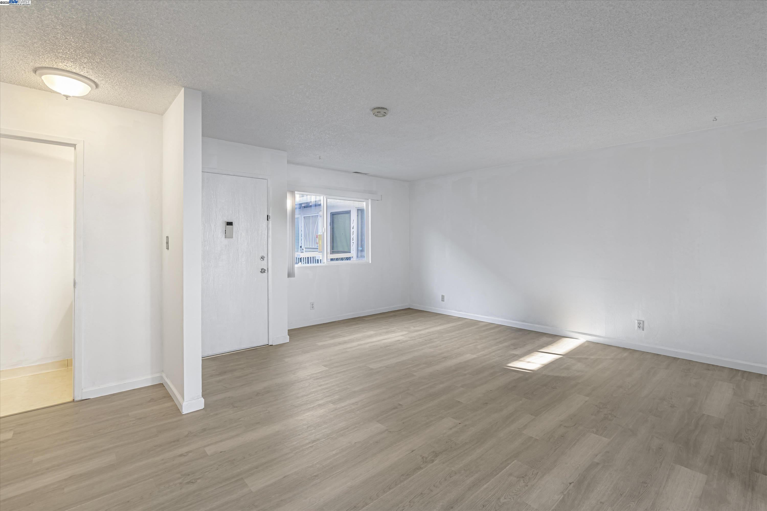 Detail Gallery Image 8 of 38 For 14065 Reed Ave, San Leandro,  CA 94578 - 2 Beds | 2 Baths