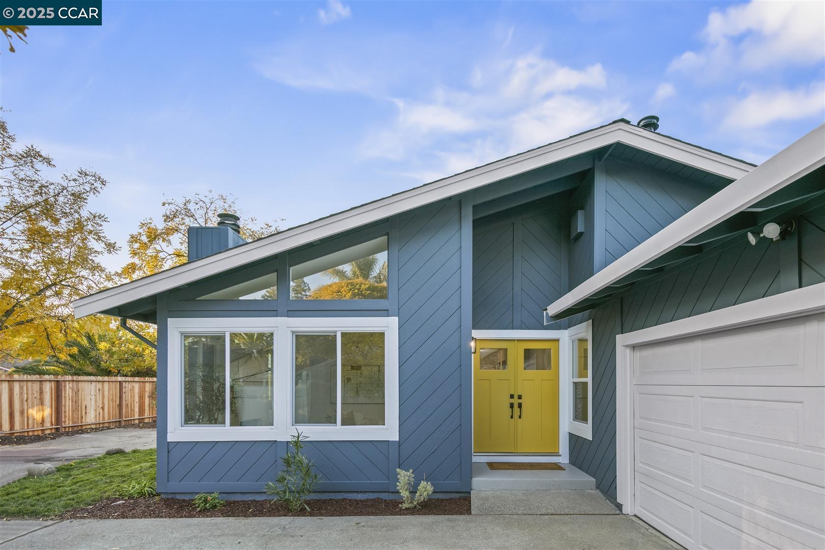 Detail Gallery Image 1 of 1 For 3506 Sanford St, Concord,  CA 94520 - 3 Beds | 2 Baths