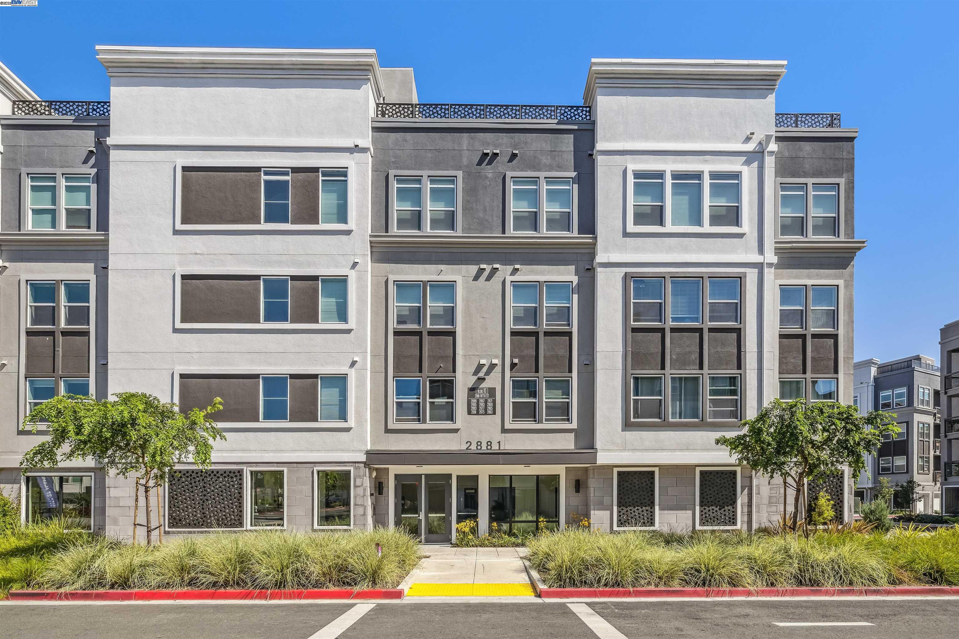 MLS: 41084528 Condo For Sale