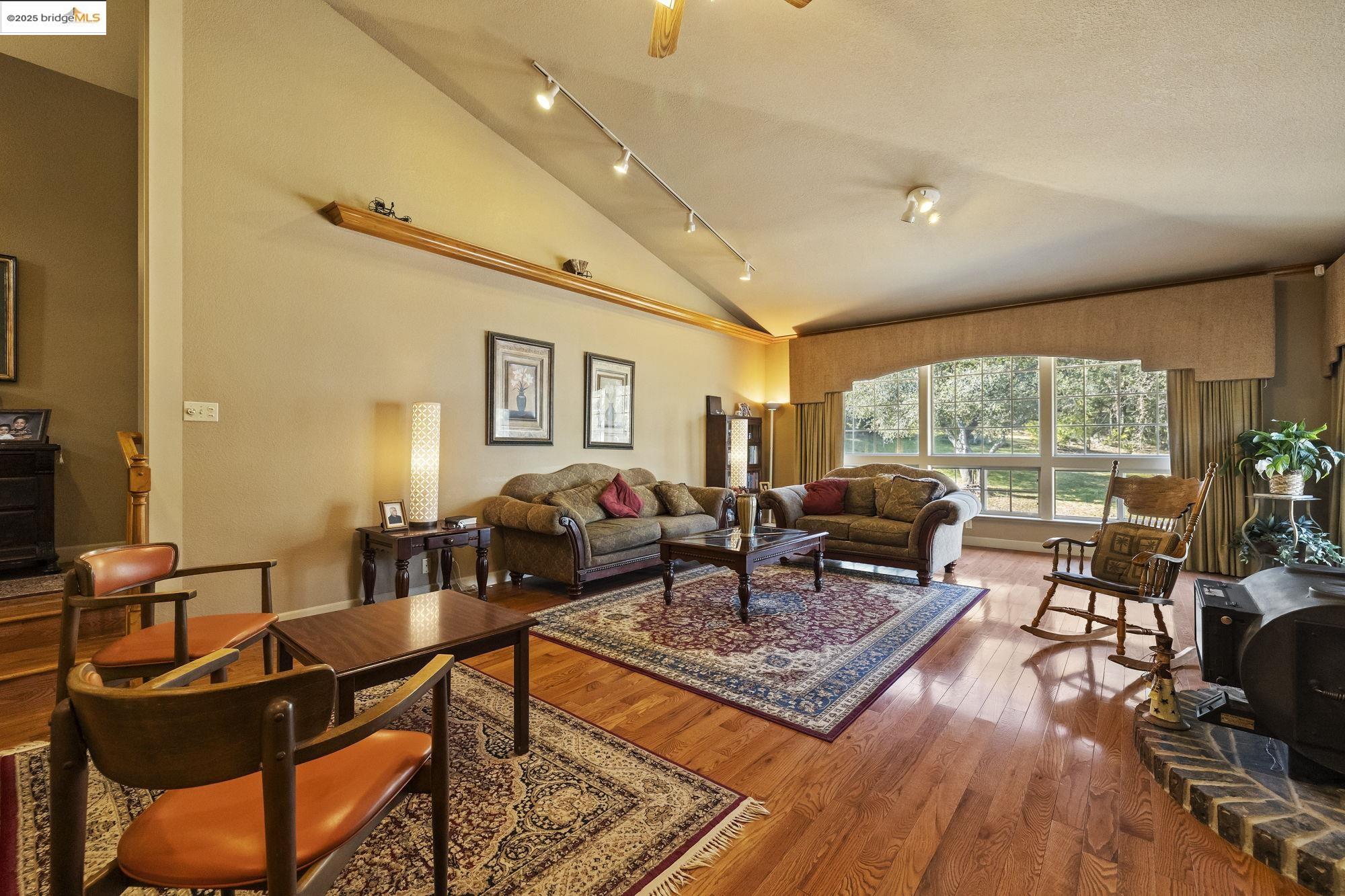 Detail Gallery Image 22 of 59 For 14186 Stanton Cir, Sonora,  CA 95370 - 3 Beds | 2/1 Baths
