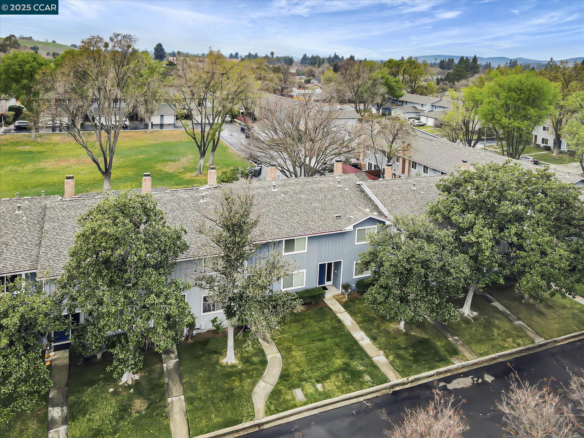 More Details about MLS # 41084536 : 1441 SAINT JAMES PKWY