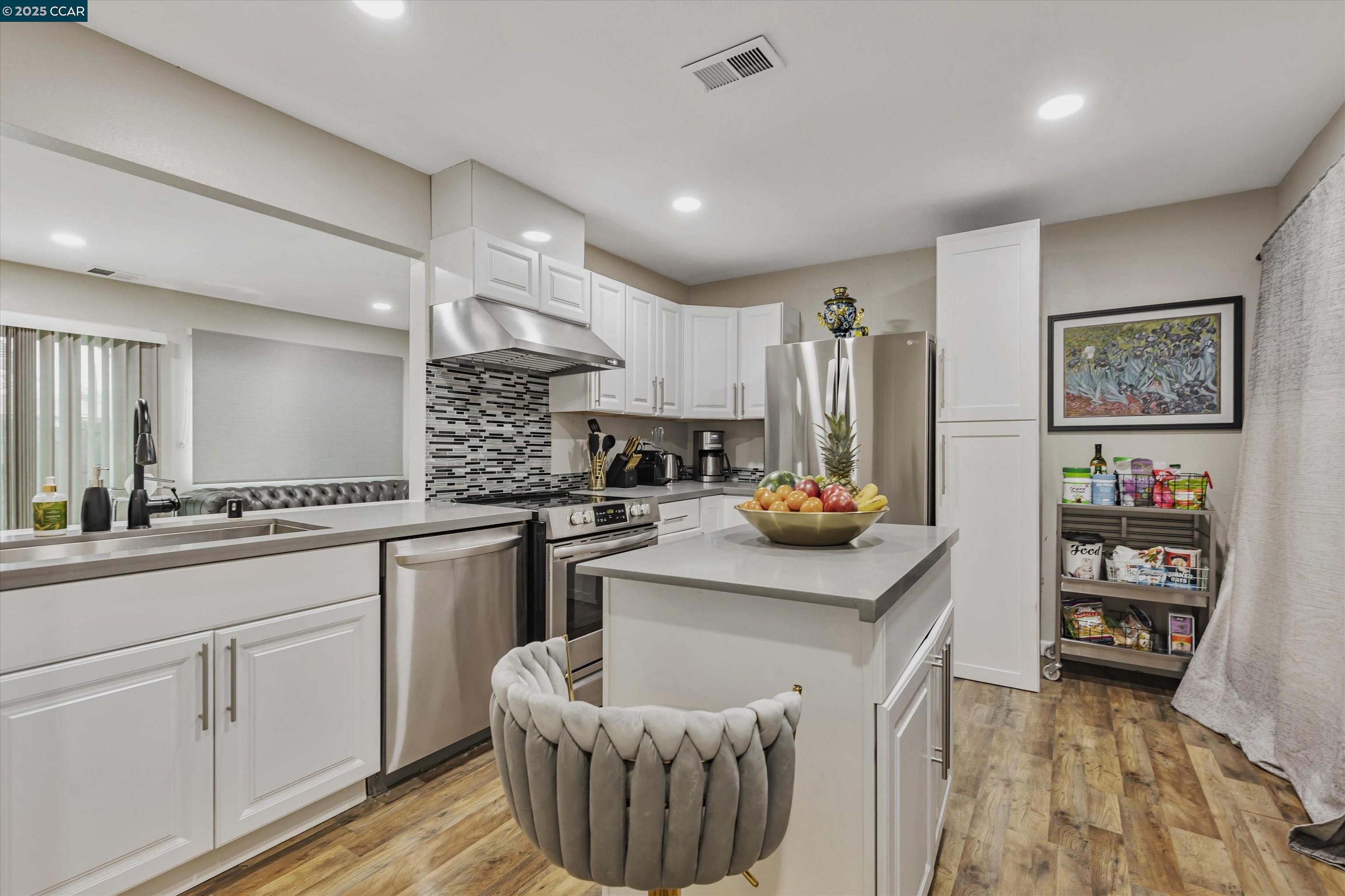 Photo #3: 41084536 Listing 