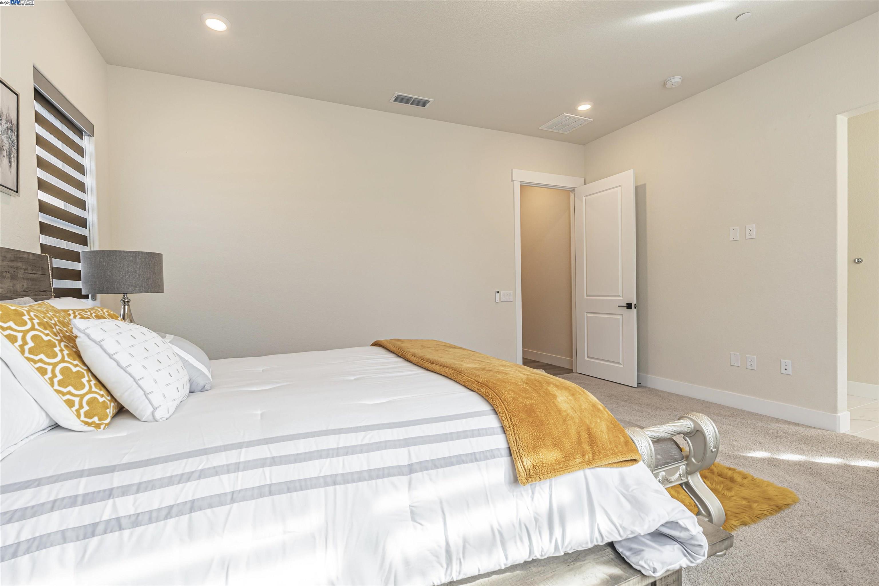 Detail Gallery Image 16 of 38 For 1255 Parkcrest Cir, Manteca,  CA 95336 - 3 Beds | 2/1 Baths