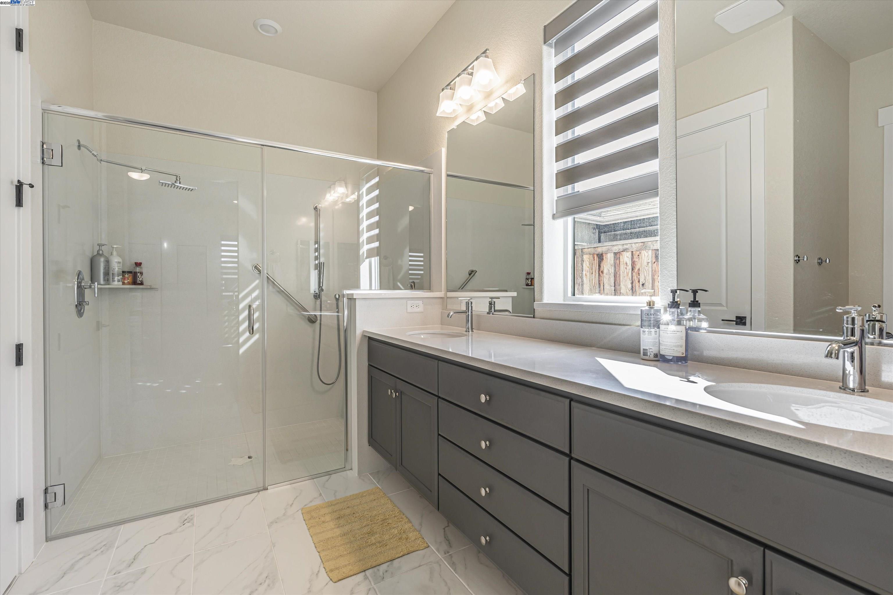 Detail Gallery Image 17 of 38 For 1255 Parkcrest Cir, Manteca,  CA 95336 - 3 Beds | 2/1 Baths