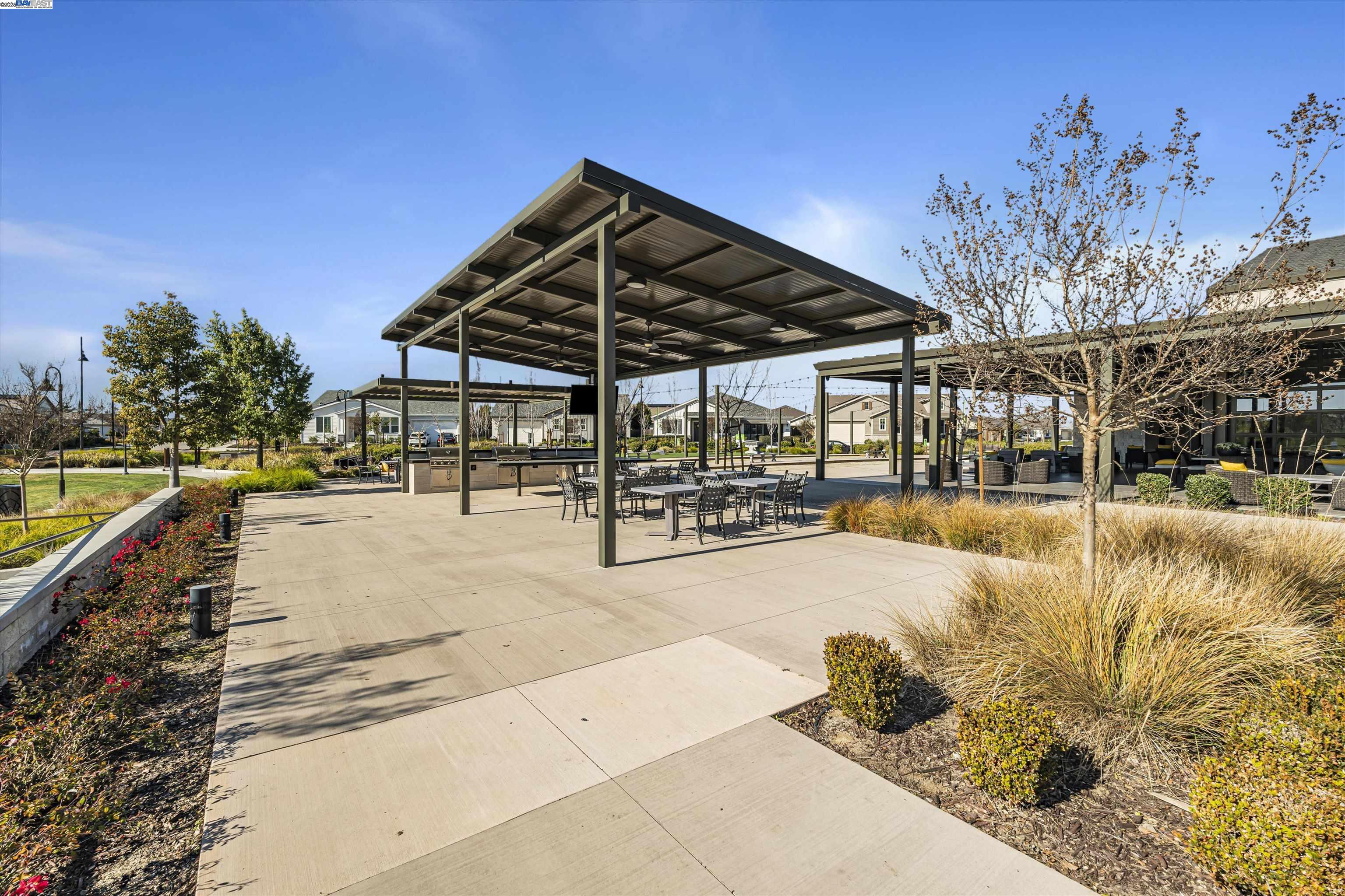 Detail Gallery Image 27 of 38 For 1255 Parkcrest Cir, Manteca,  CA 95336 - 3 Beds | 2/1 Baths
