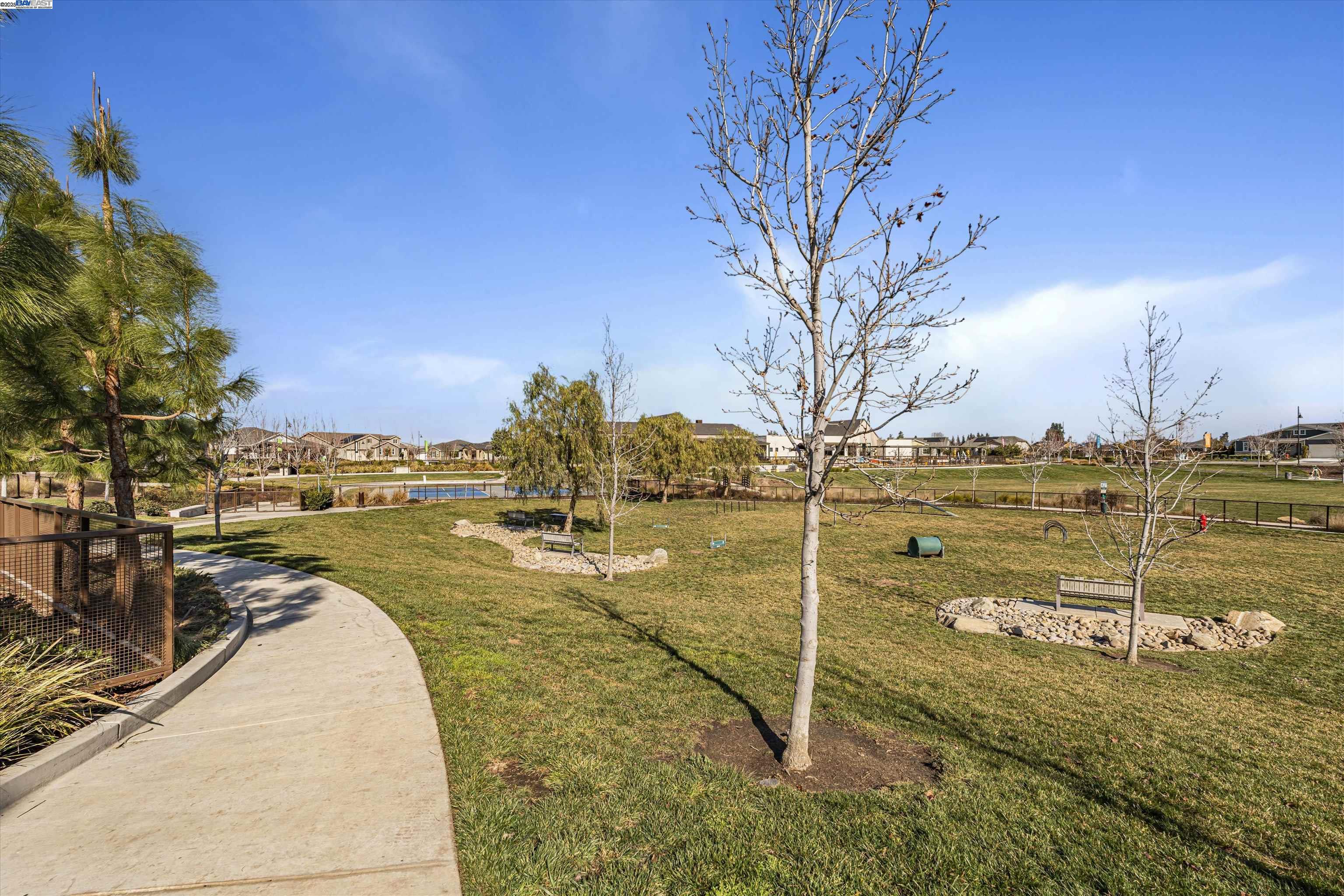 Detail Gallery Image 33 of 38 For 1255 Parkcrest Cir, Manteca,  CA 95336 - 3 Beds | 2/1 Baths