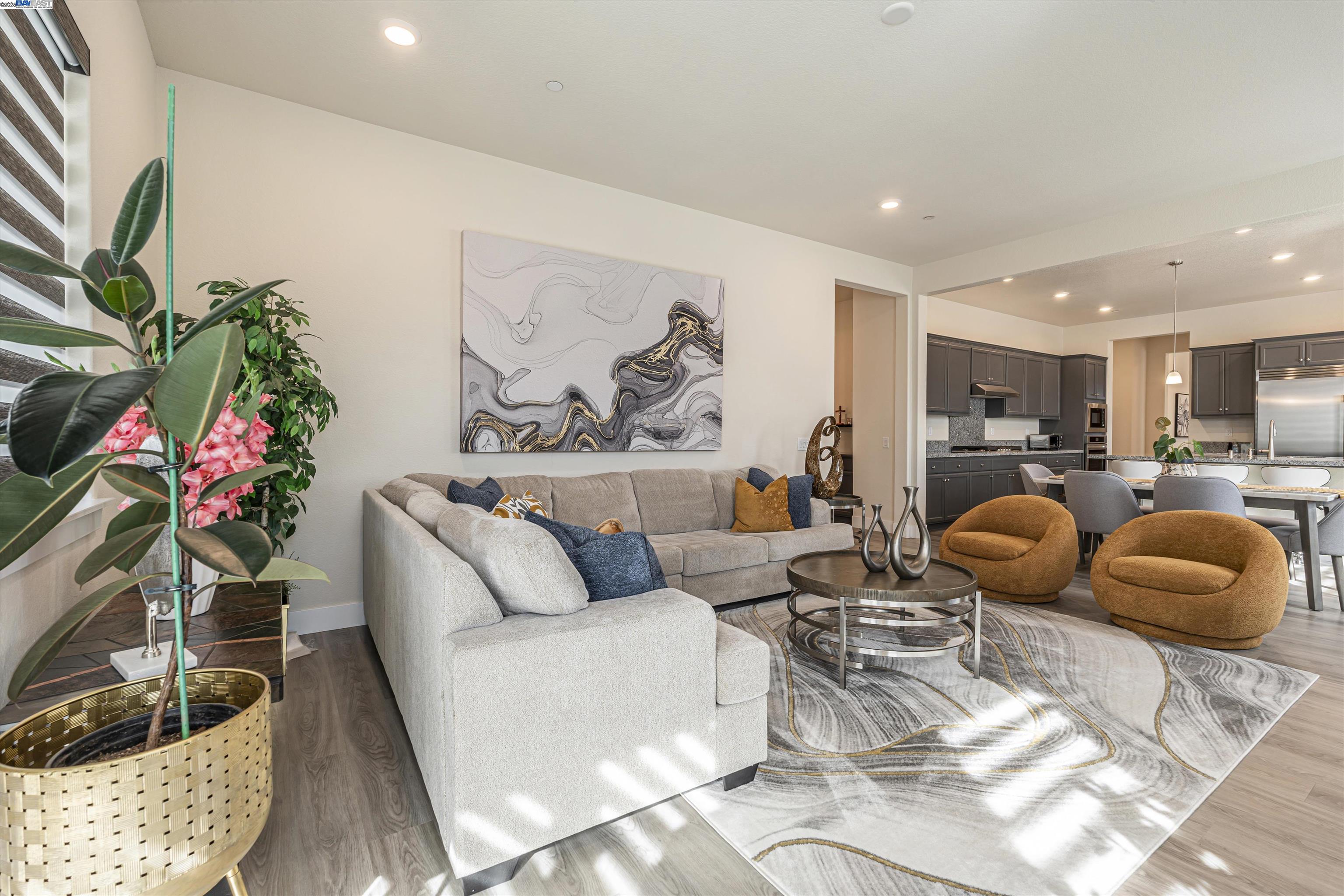 Detail Gallery Image 7 of 38 For 1255 Parkcrest Cir, Manteca,  CA 95336 - 3 Beds | 2/1 Baths