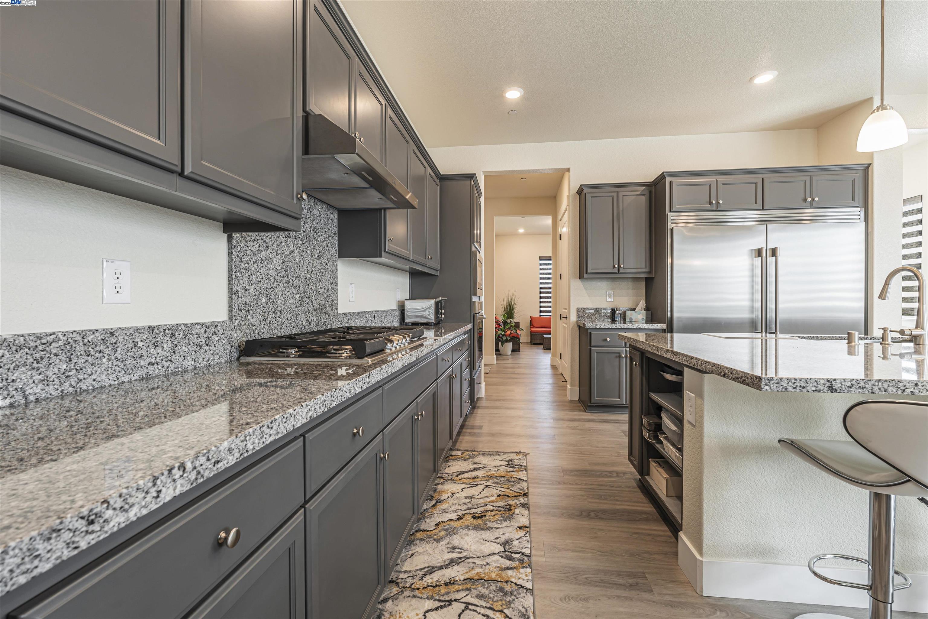 Detail Gallery Image 8 of 38 For 1255 Parkcrest Cir, Manteca,  CA 95336 - 3 Beds | 2/1 Baths