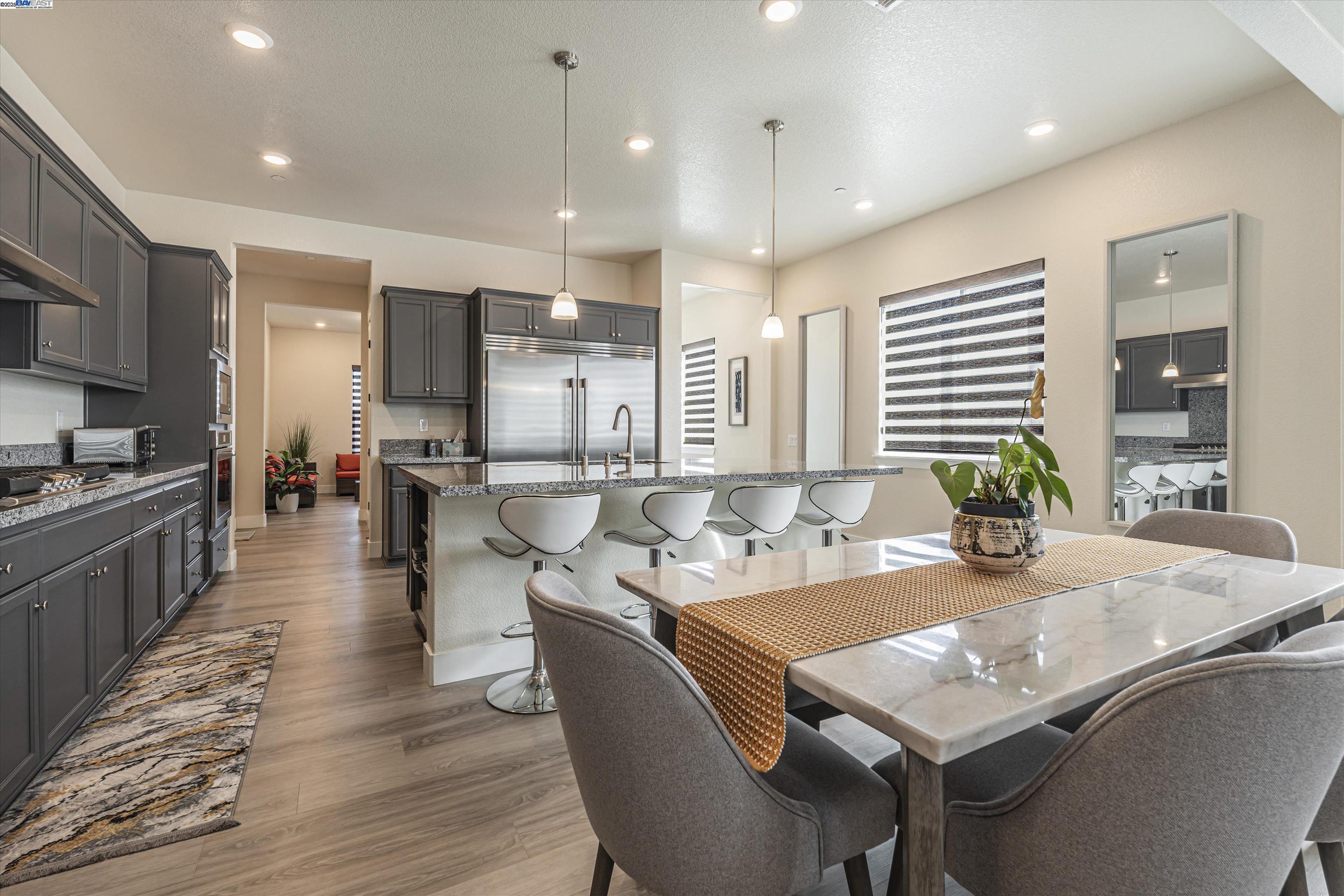 Detail Gallery Image 9 of 38 For 1255 Parkcrest Cir, Manteca,  CA 95336 - 3 Beds | 2/1 Baths