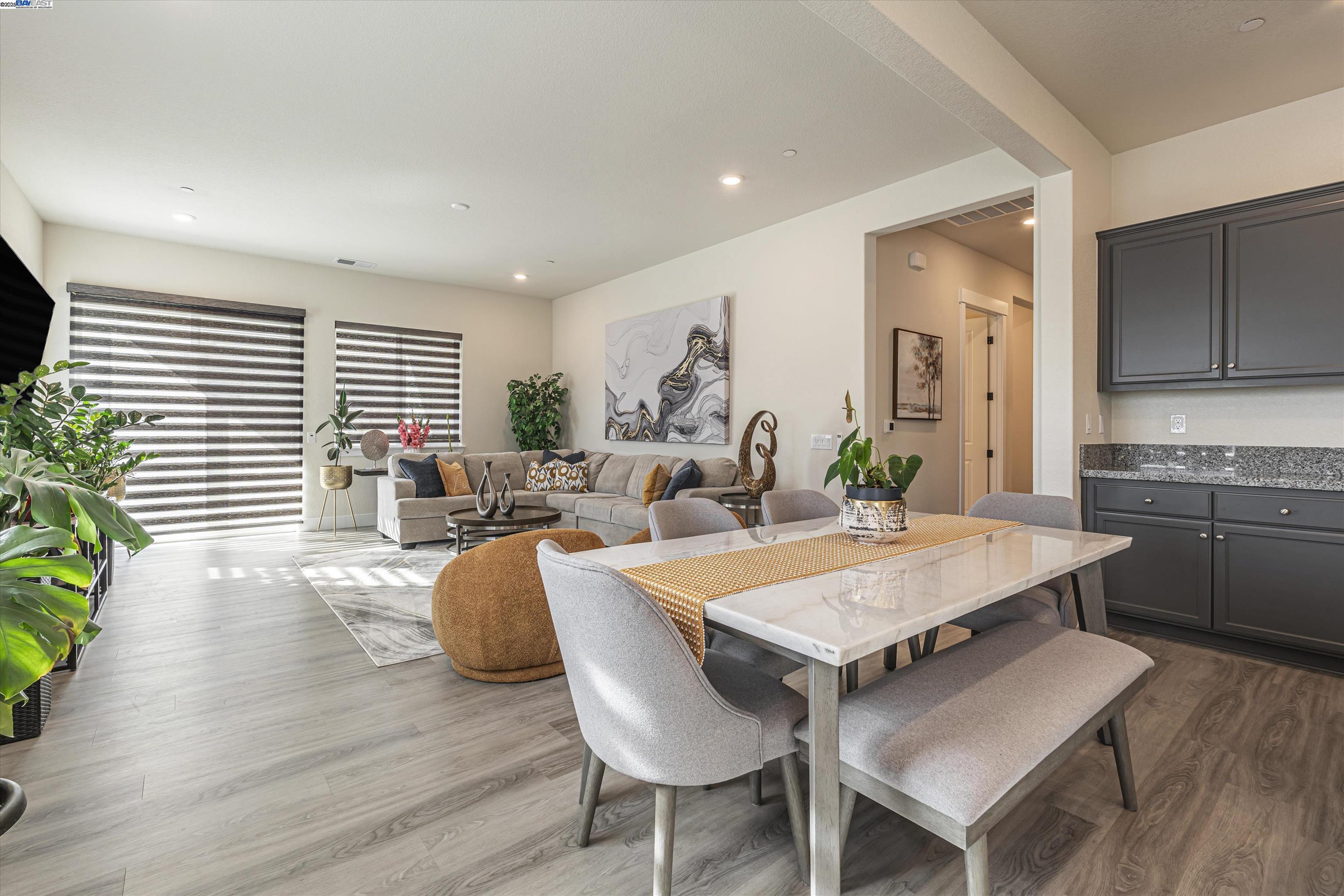 Detail Gallery Image 10 of 38 For 1255 Parkcrest Cir, Manteca,  CA 95336 - 3 Beds | 2/1 Baths