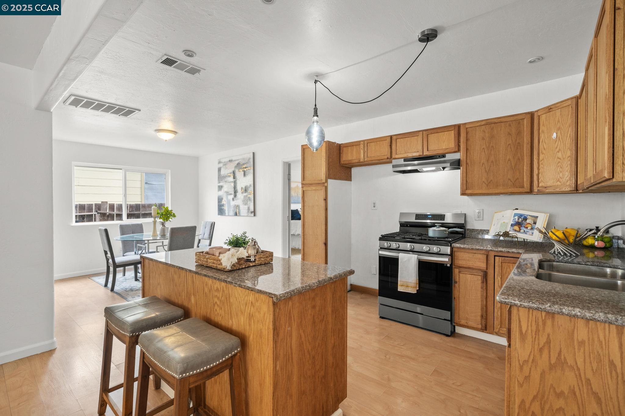 Detail Gallery Image 11 of 28 For 1168 Sherman St, Vallejo,  CA 94591 - 3 Beds | 1 Baths