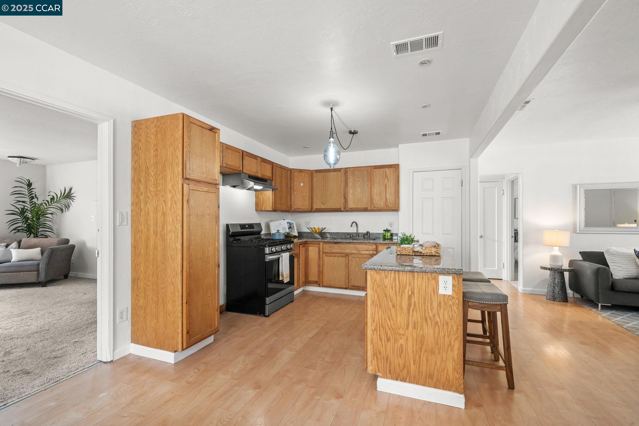 Detail Gallery Image 12 of 28 For 1168 Sherman St, Vallejo,  CA 94591 - 3 Beds | 1 Baths