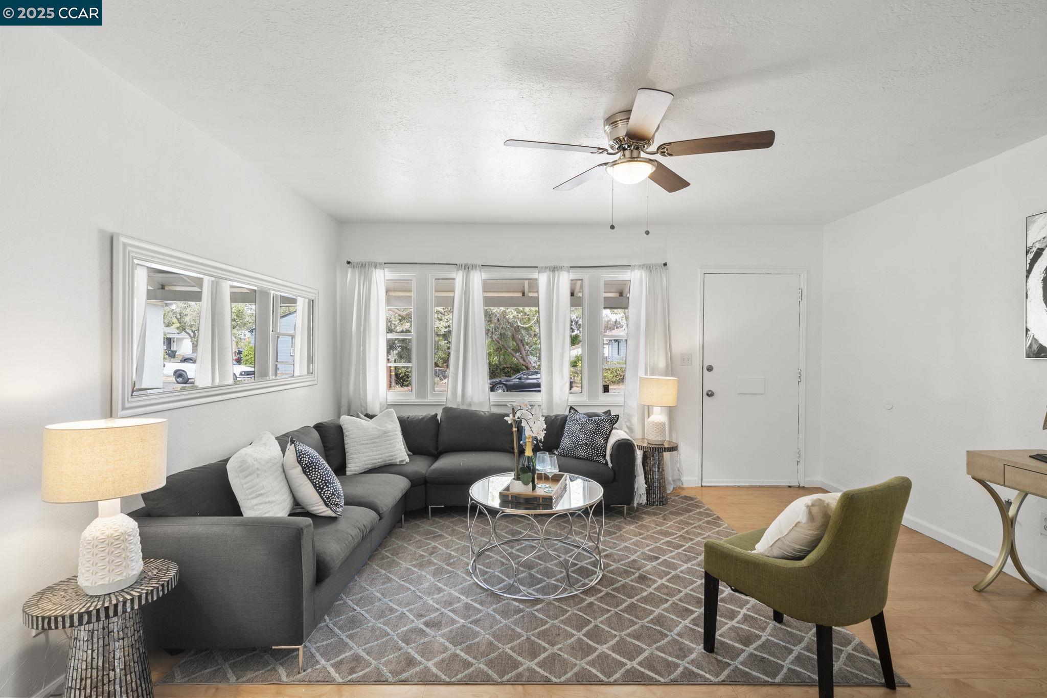 Detail Gallery Image 4 of 28 For 1168 Sherman St, Vallejo,  CA 94591 - 3 Beds | 1 Baths